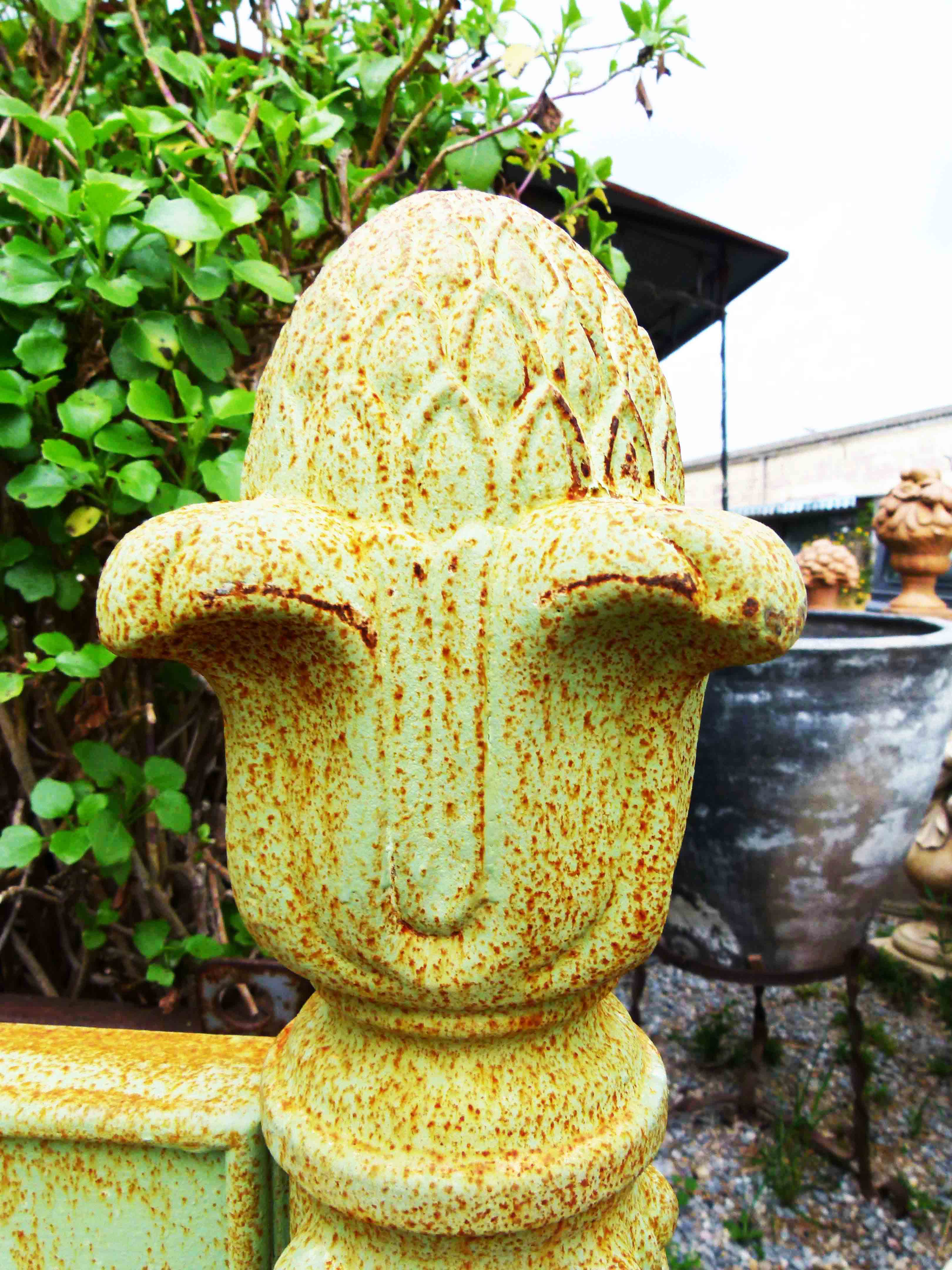 Cast iron gardener