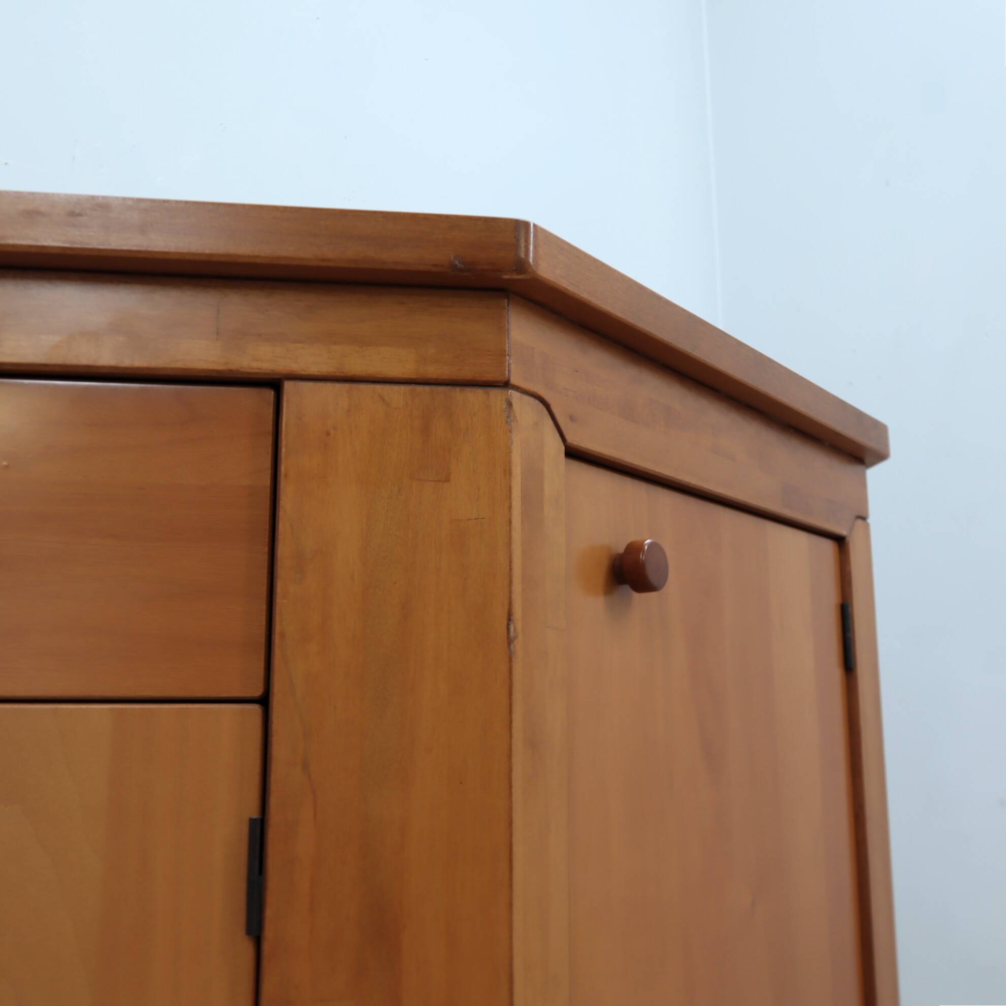 Vintage 1970s Italian solid maxxello walnut sideboard Scarpa, Michelucci st