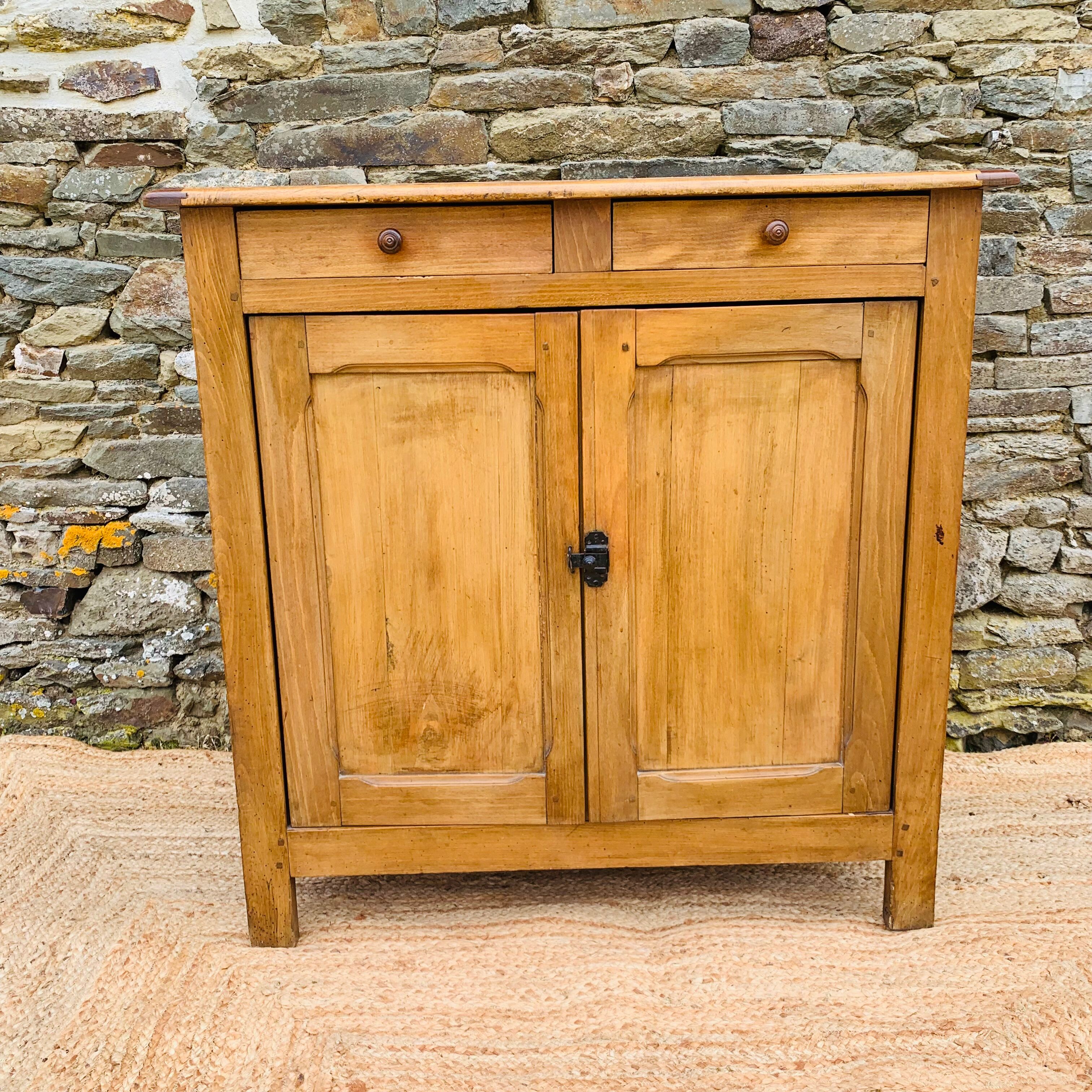 Buffet parisien marron