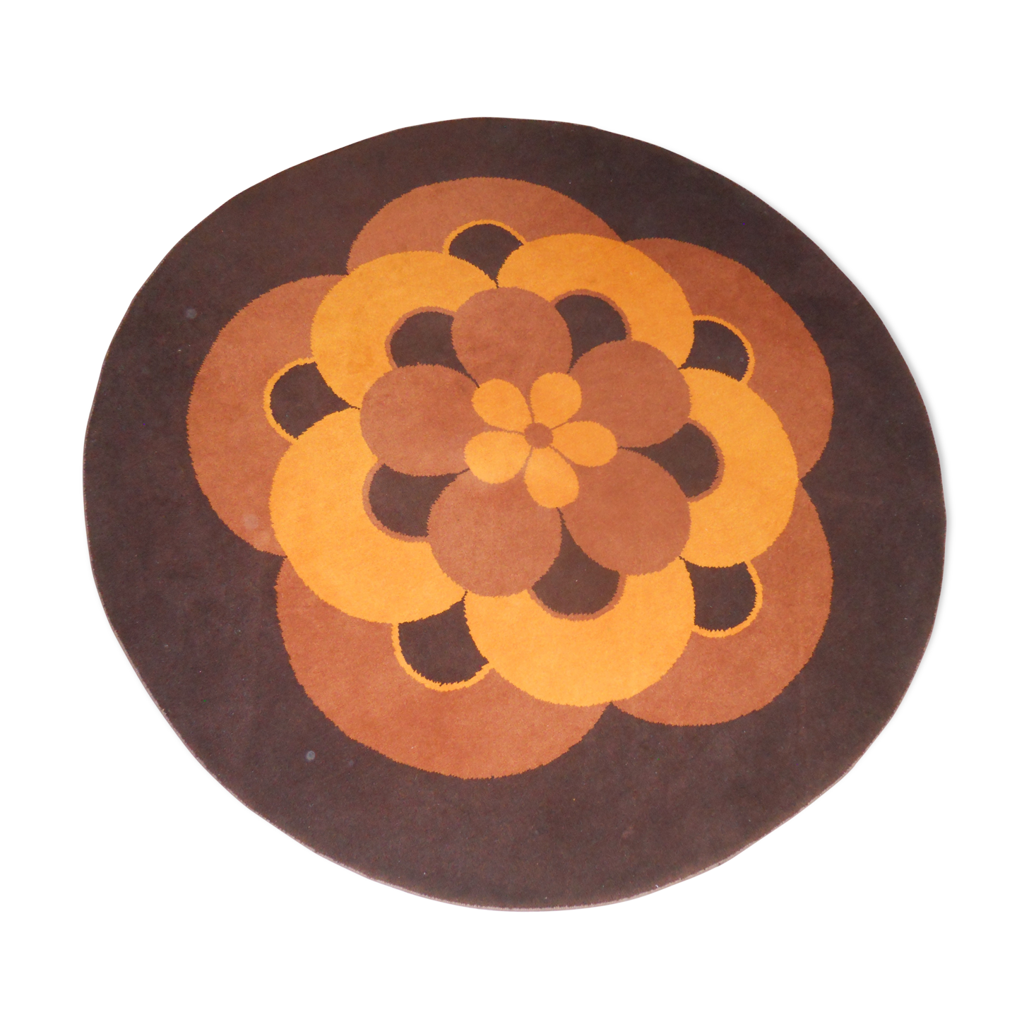 Vintage round rug with flower design