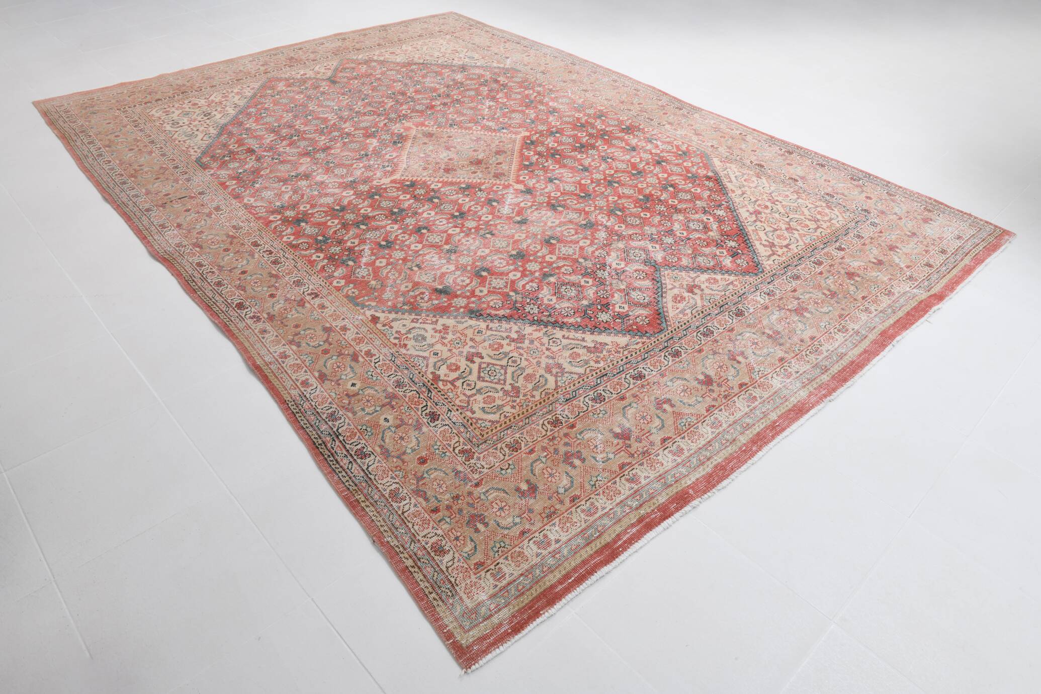 Old Antique 1955s Red Persian Heriz Rug, 274x378Cm