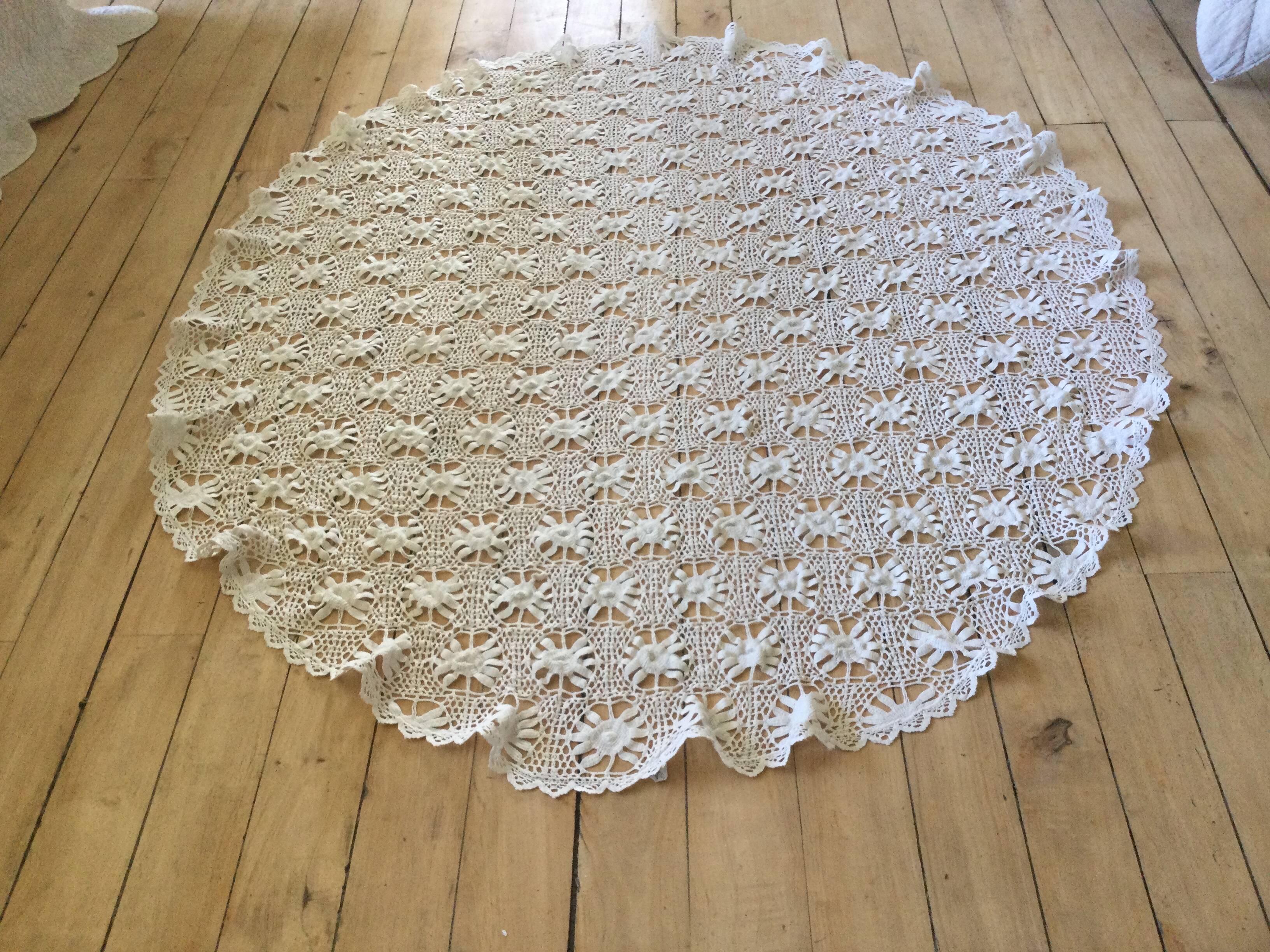 Nappe ancienne au crochet