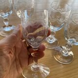 5 verres à pieds de porto gravés