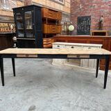Estaminet table