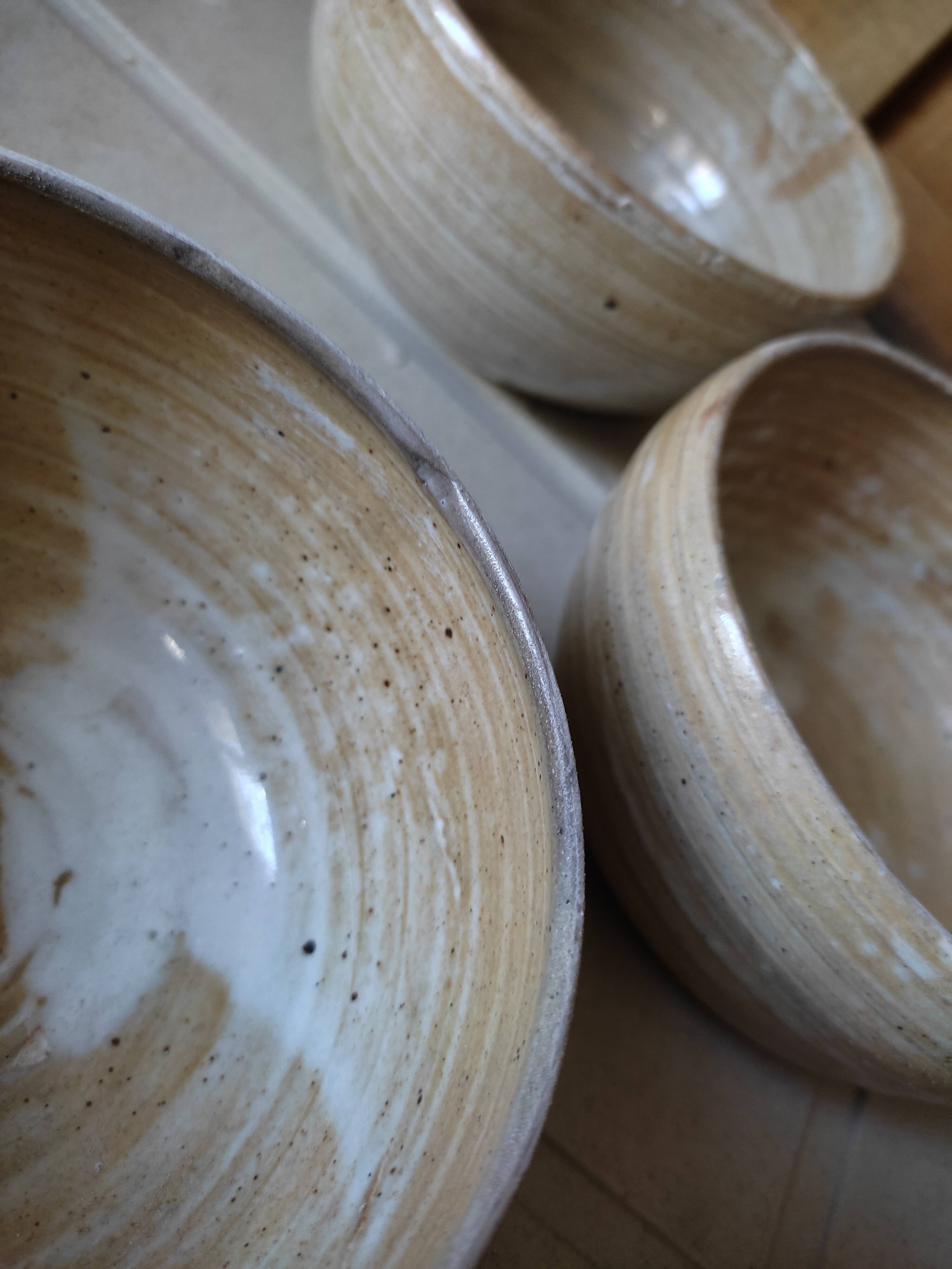 Set of 3 bowls in artisanal sandstone