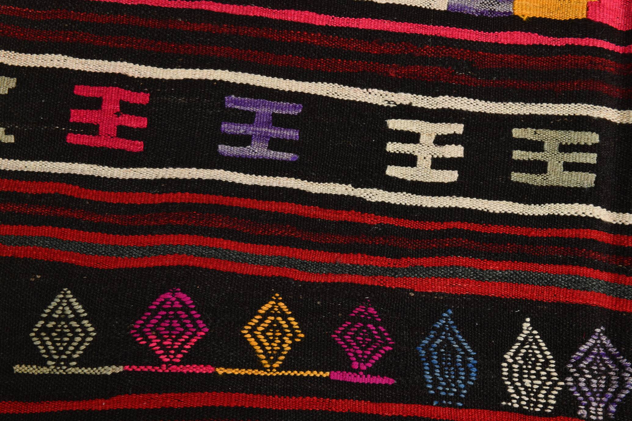 Burgundy Red Modern Pattern Kilim Rug, 162x313Cm