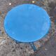 Guéridon / petite table de jardin ancienne en métal bleue