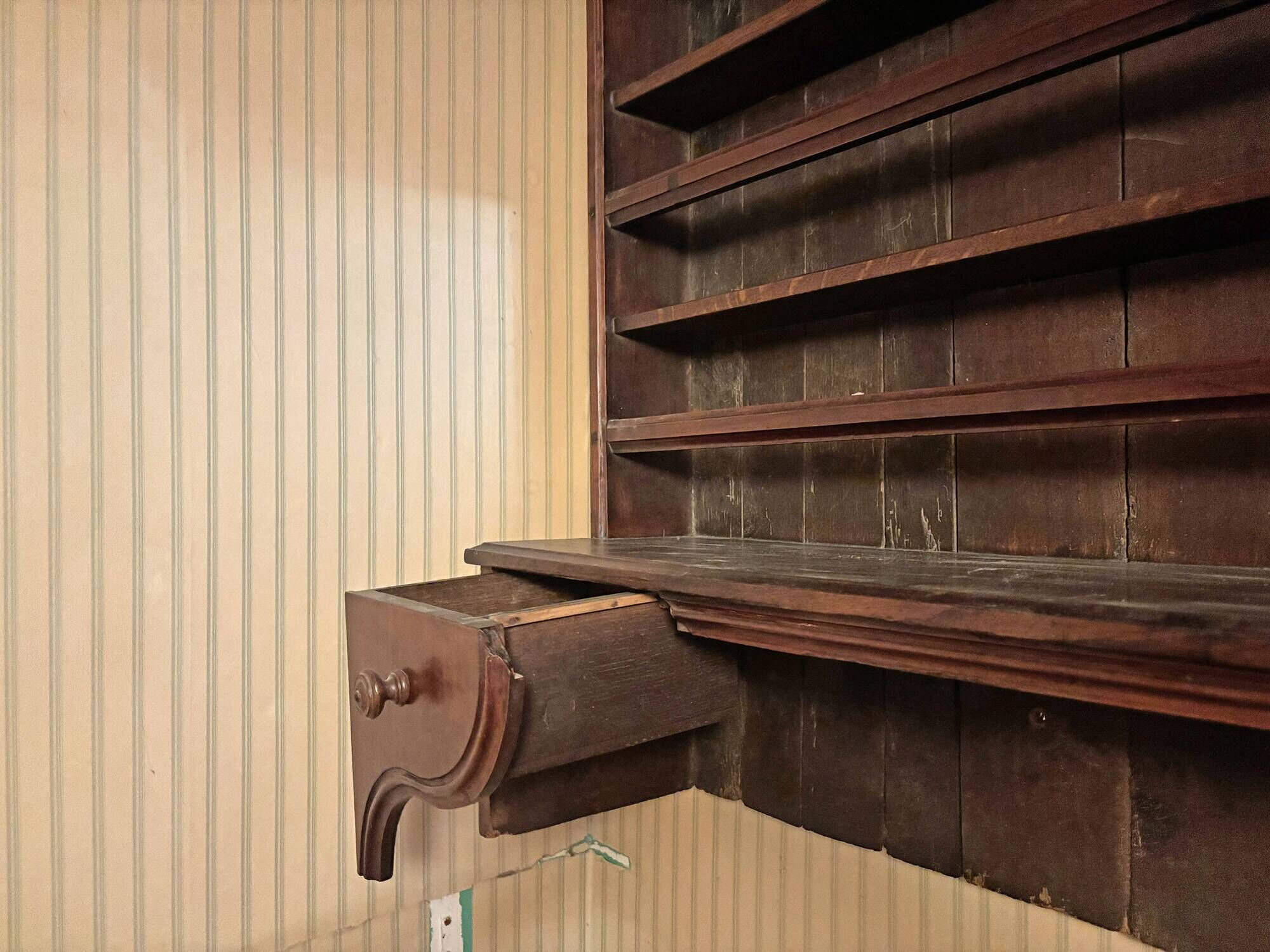 Wall-mounted cabinet with drawers from the 19th century, very beautiful patina.