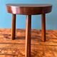 Tabouret tripode en orme