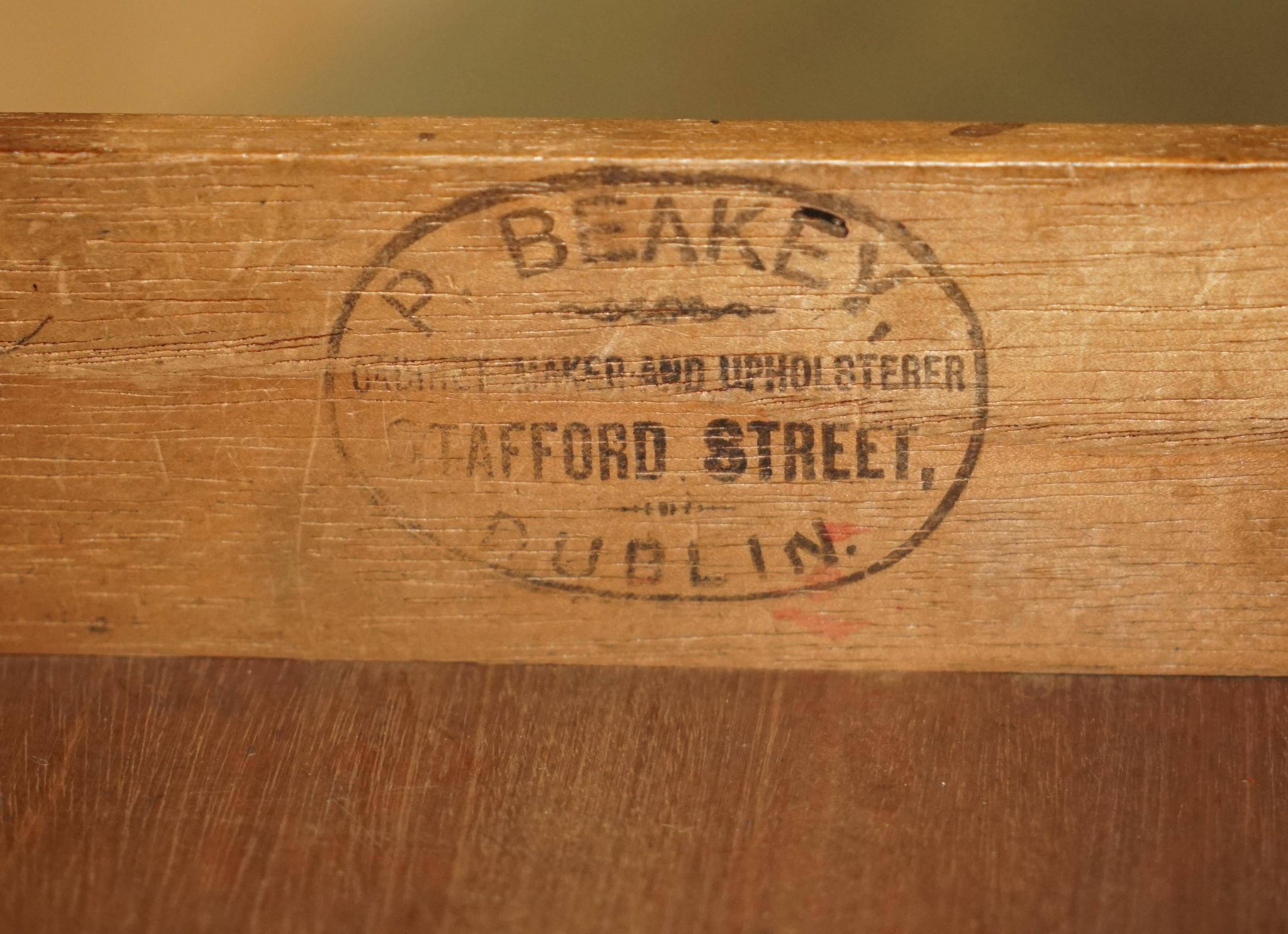 Bureau Demi-Lune en Cuir de Patrick Beakey Dublin circa 1850