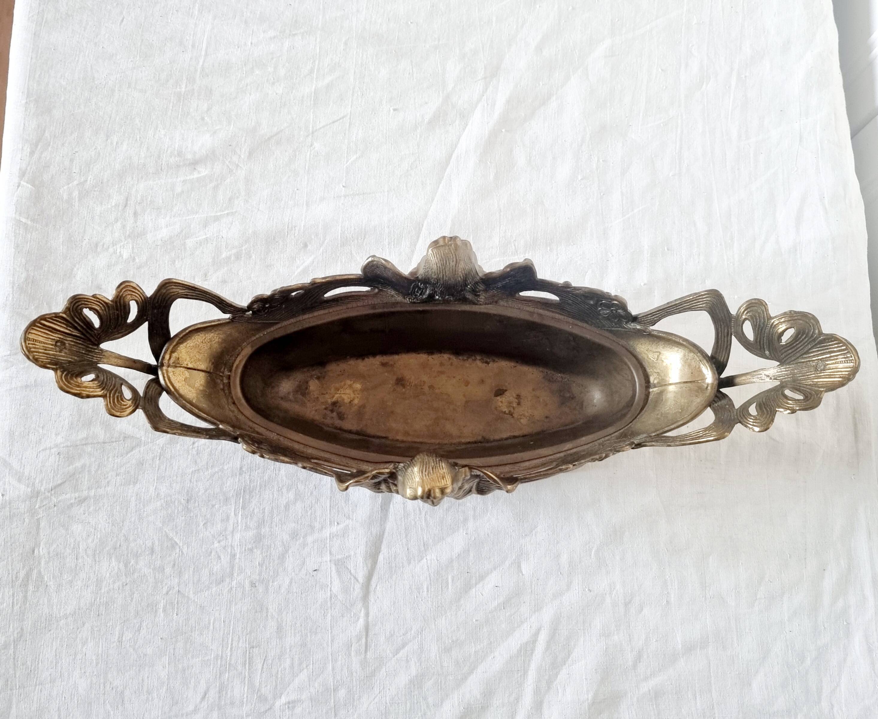 French Art Nouveau bronze planter decorated with a female mermaid