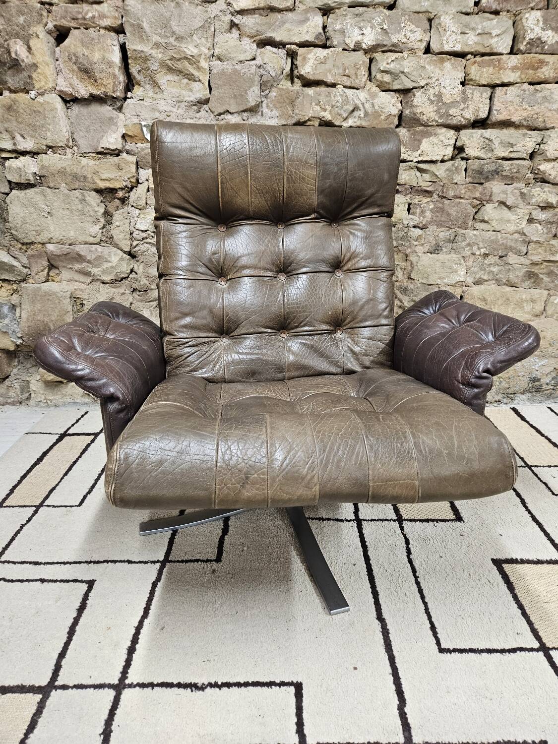 Vintage leather lounge chair 1960