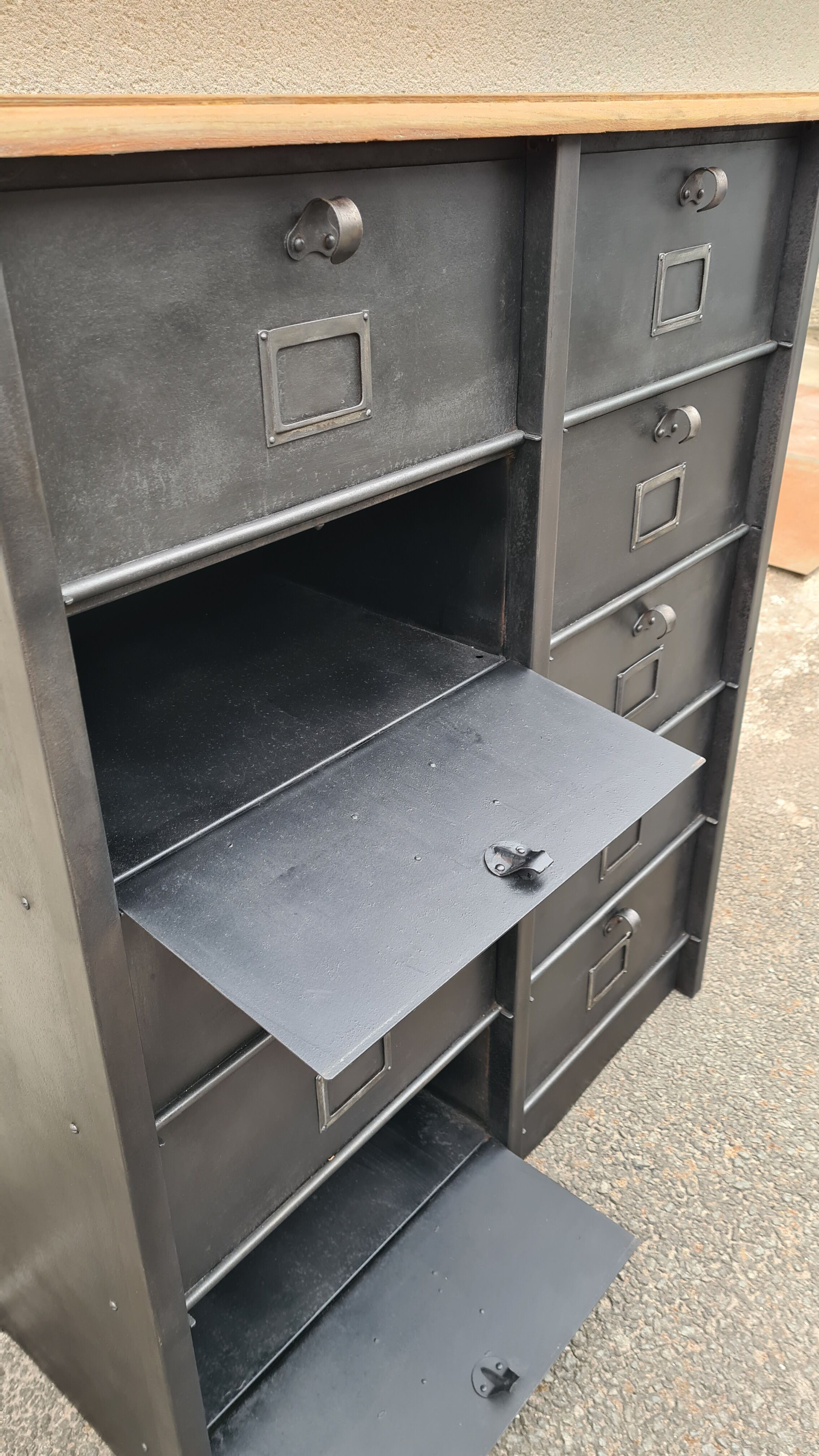 Strafor valve cabinet