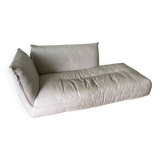 Byte Roche Bobois daybed light gray