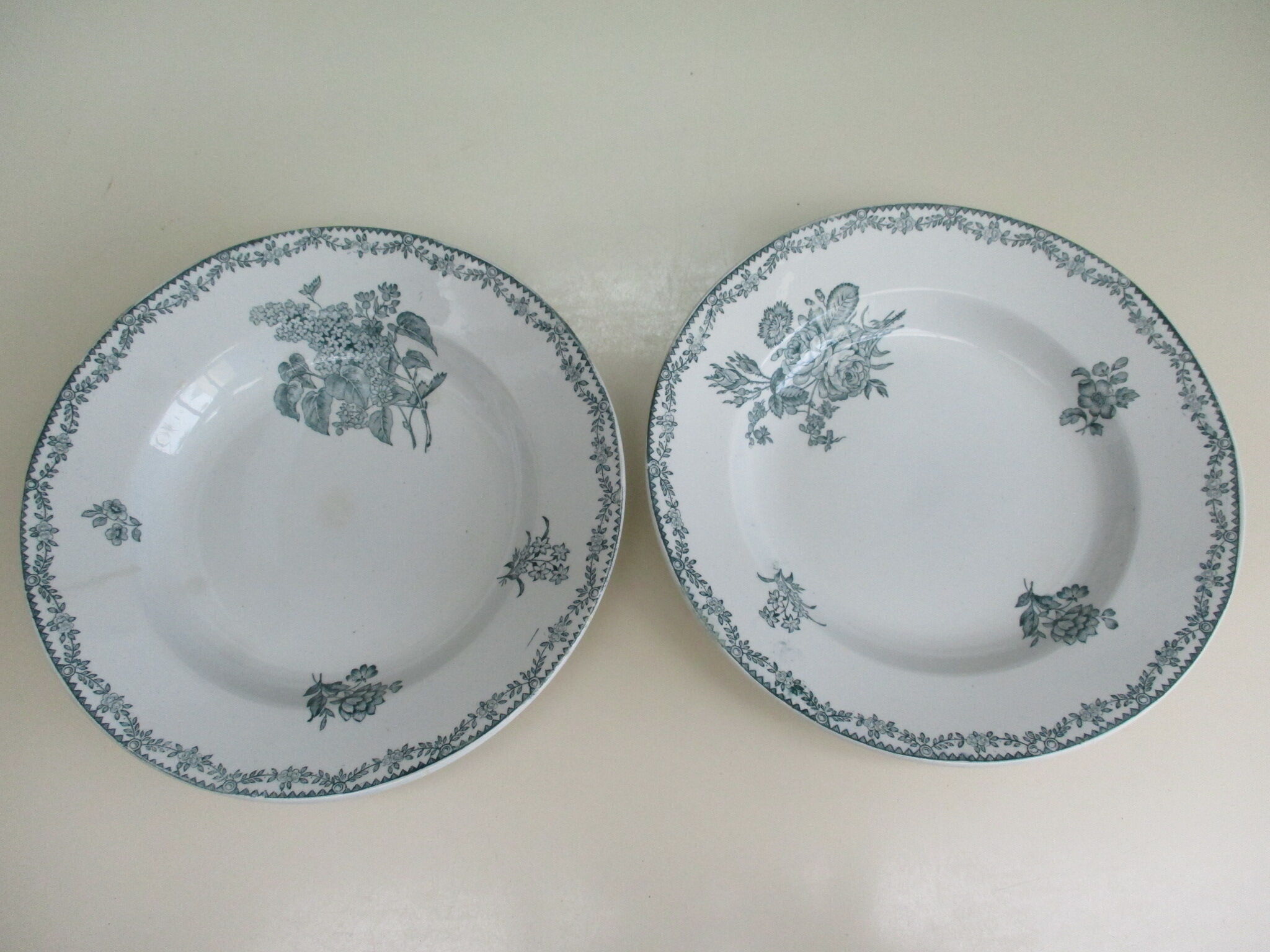 Terre de fer Saint Amand Hamage plates