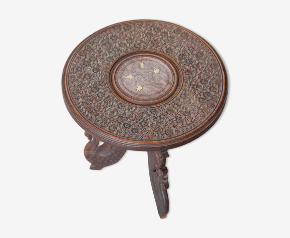 Table orientale d'appoint en bois gravé
