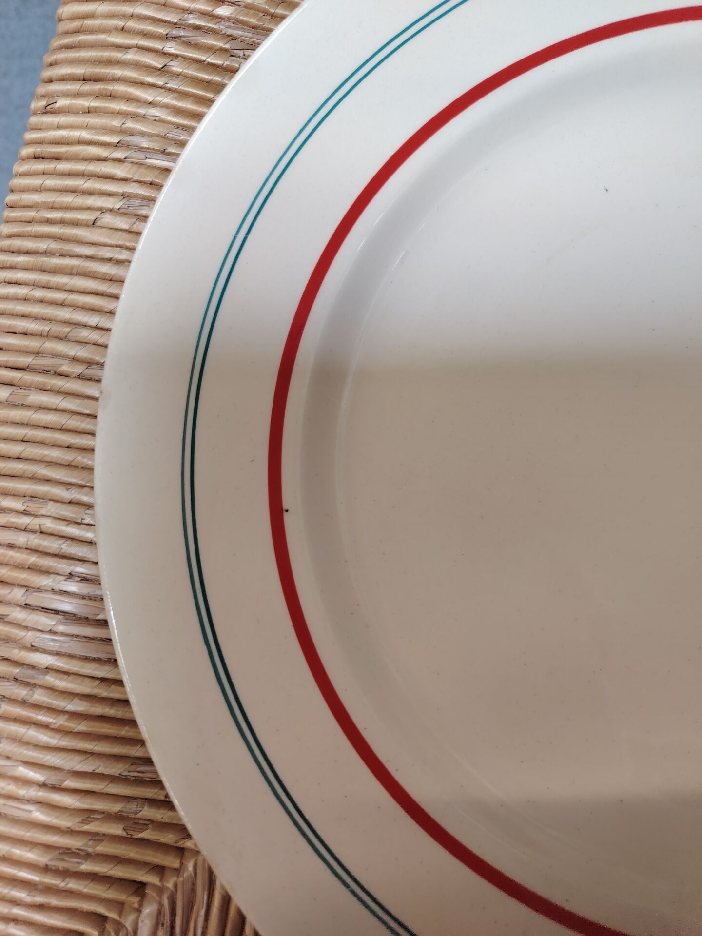 Round serving dish 28cm Moulin des Loups model Stanislas