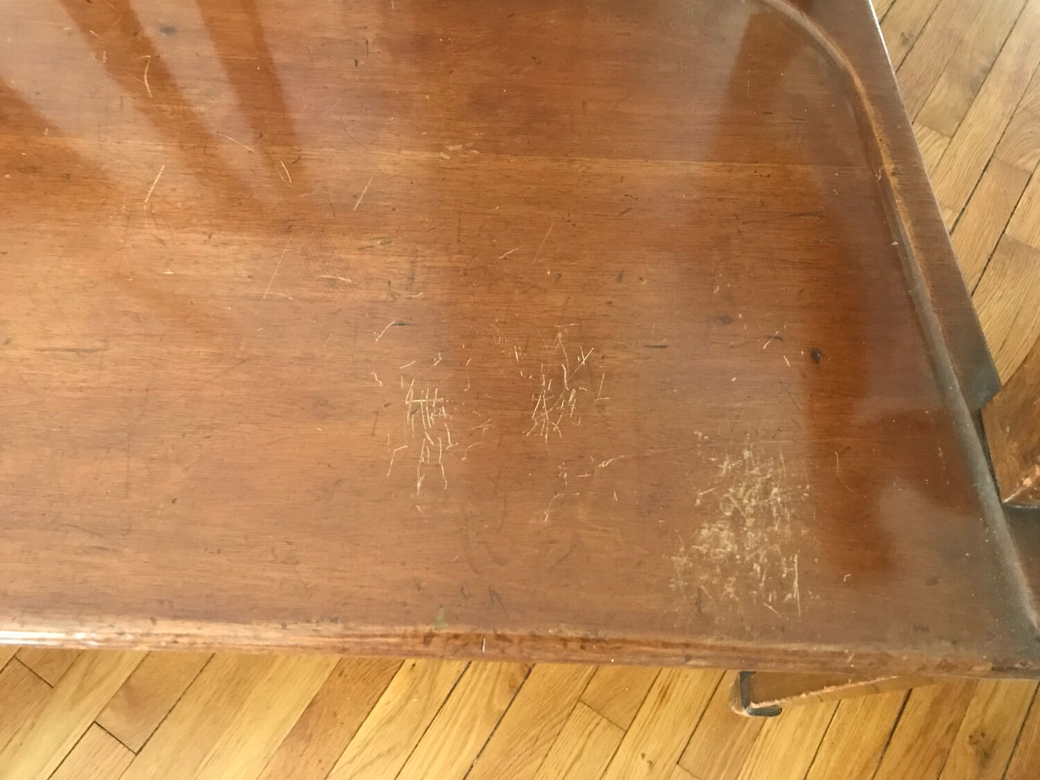 Mahogany banquette canapé in Hepplewhite style