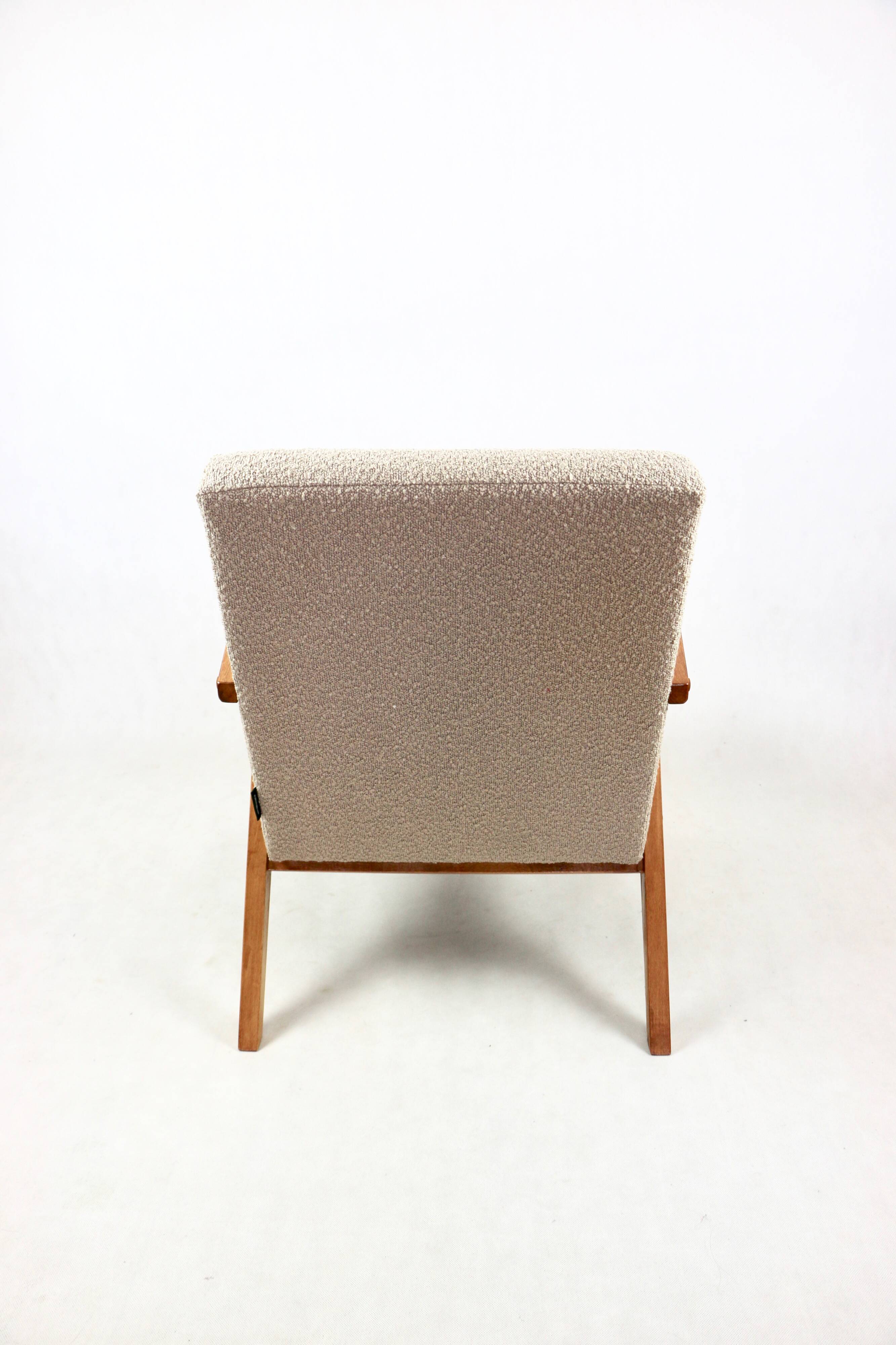 Vintage armchair B-310 VAR beige structural boucle 1970s - 2 pieces available - light wood
