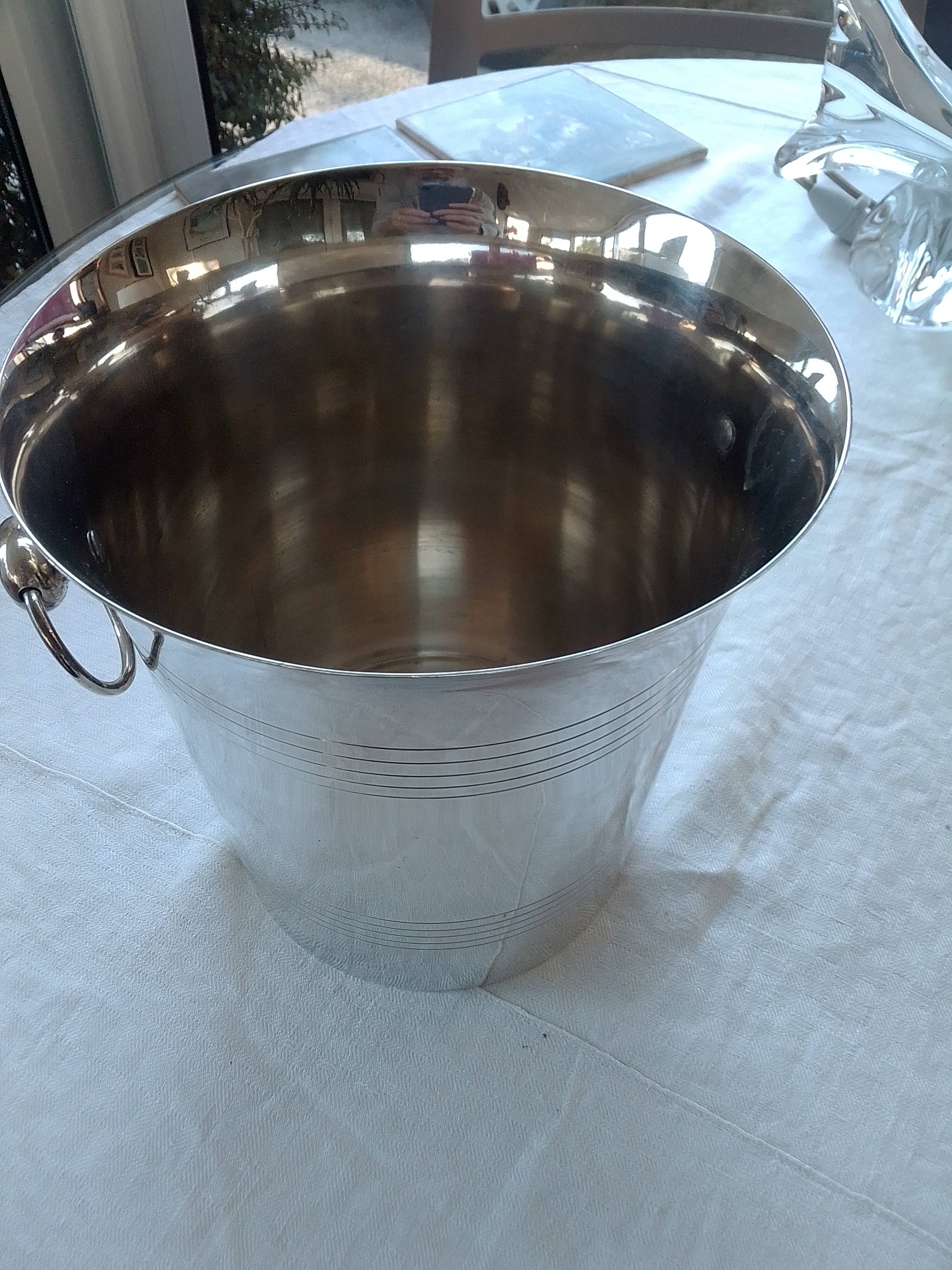 Champagne bucket in silver metal