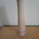 Vase haut en pierre sculptée rose-beige