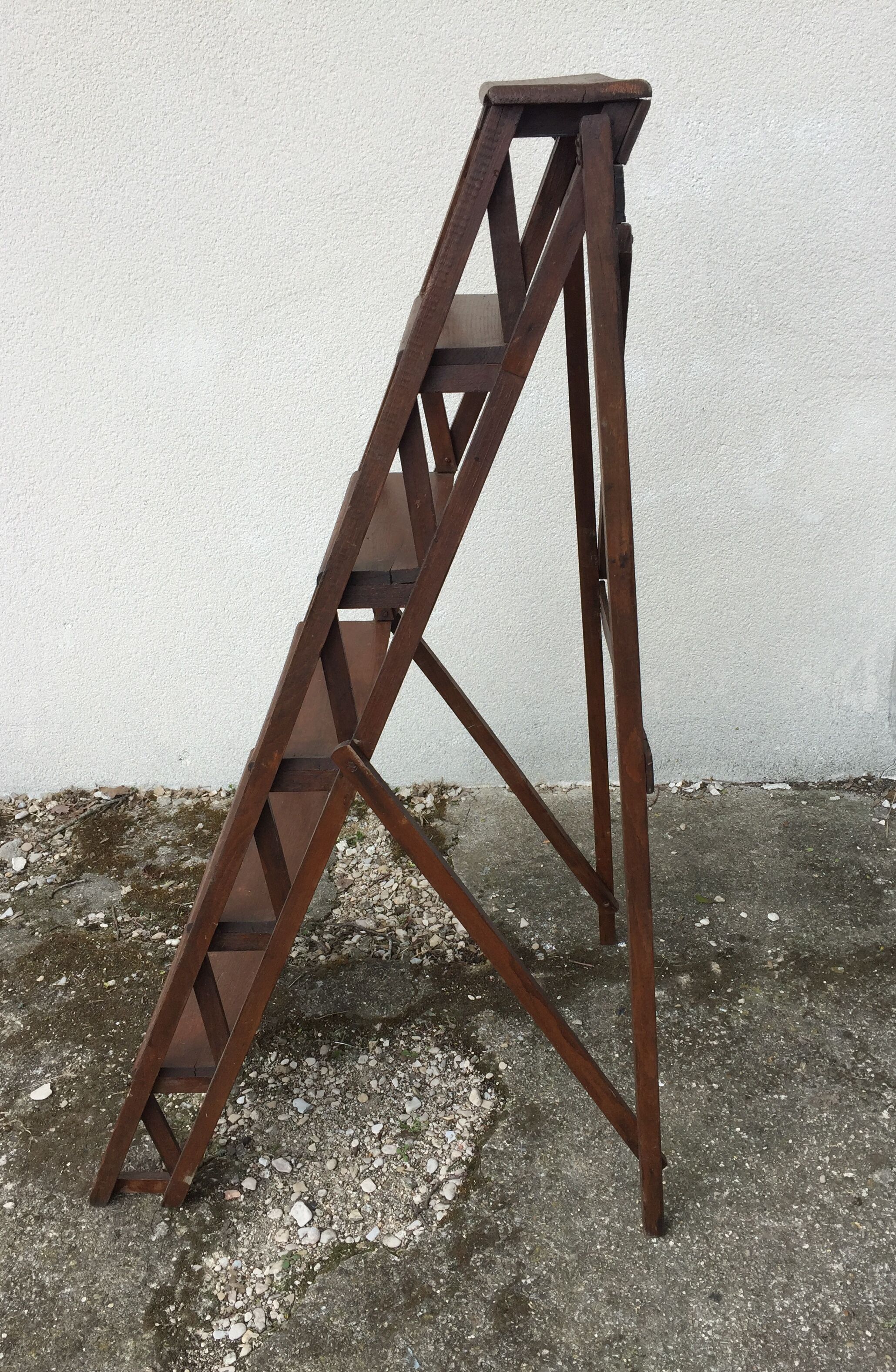 Former grand step ladder foldable wooden library