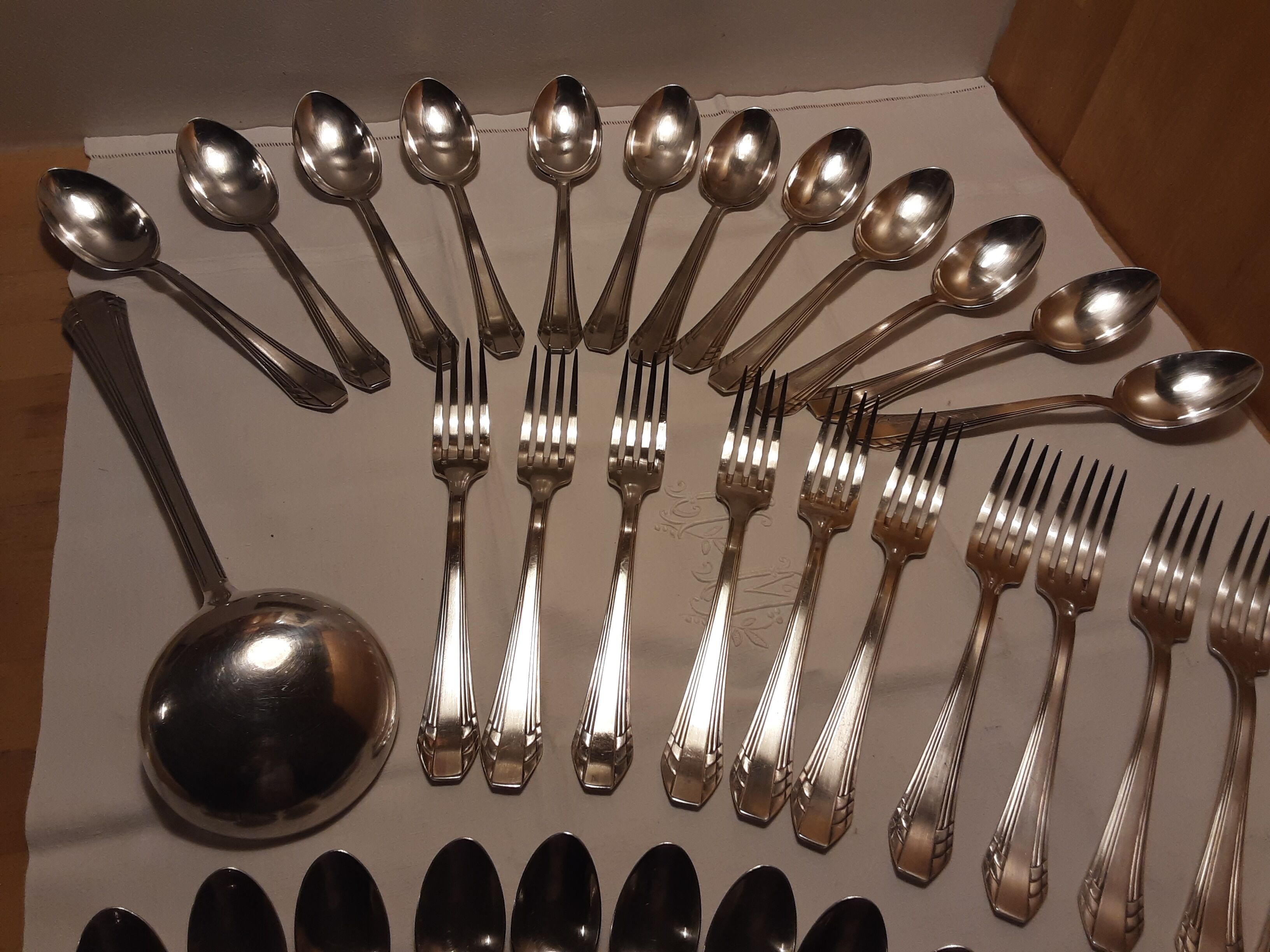 Ménagère 37 pièces en métal argenté