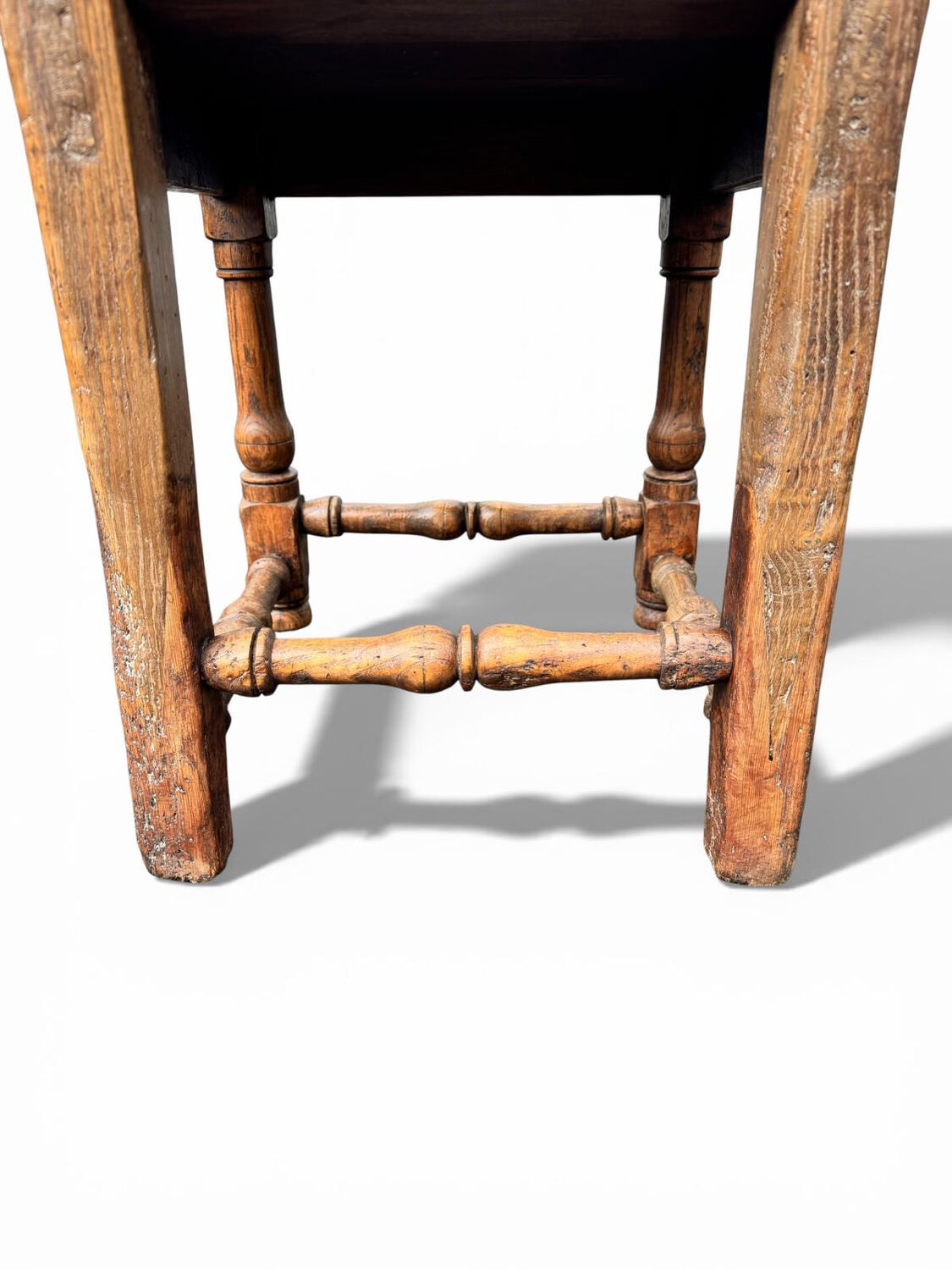 Rare high chair from the 16th/17th century in solid oak.