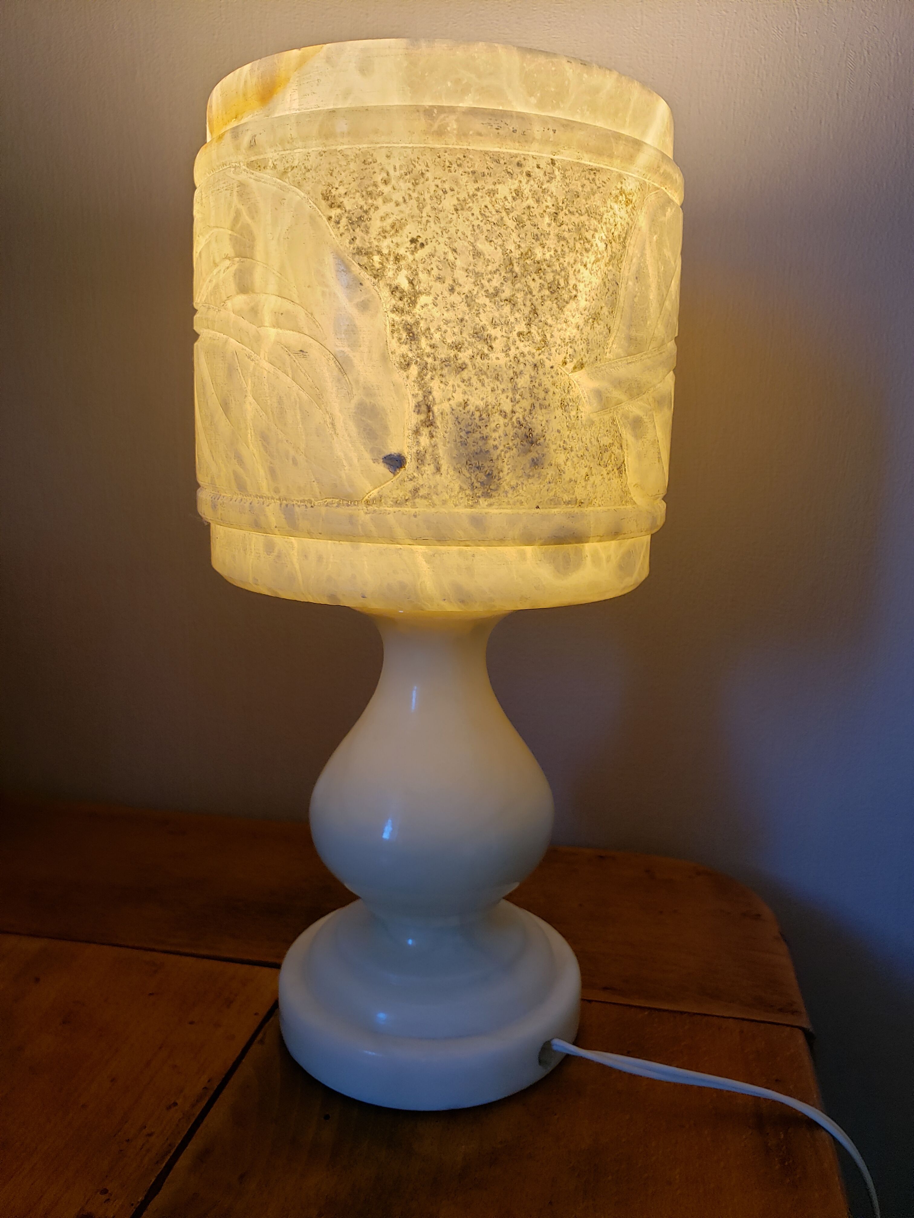 Alabaster lamp
