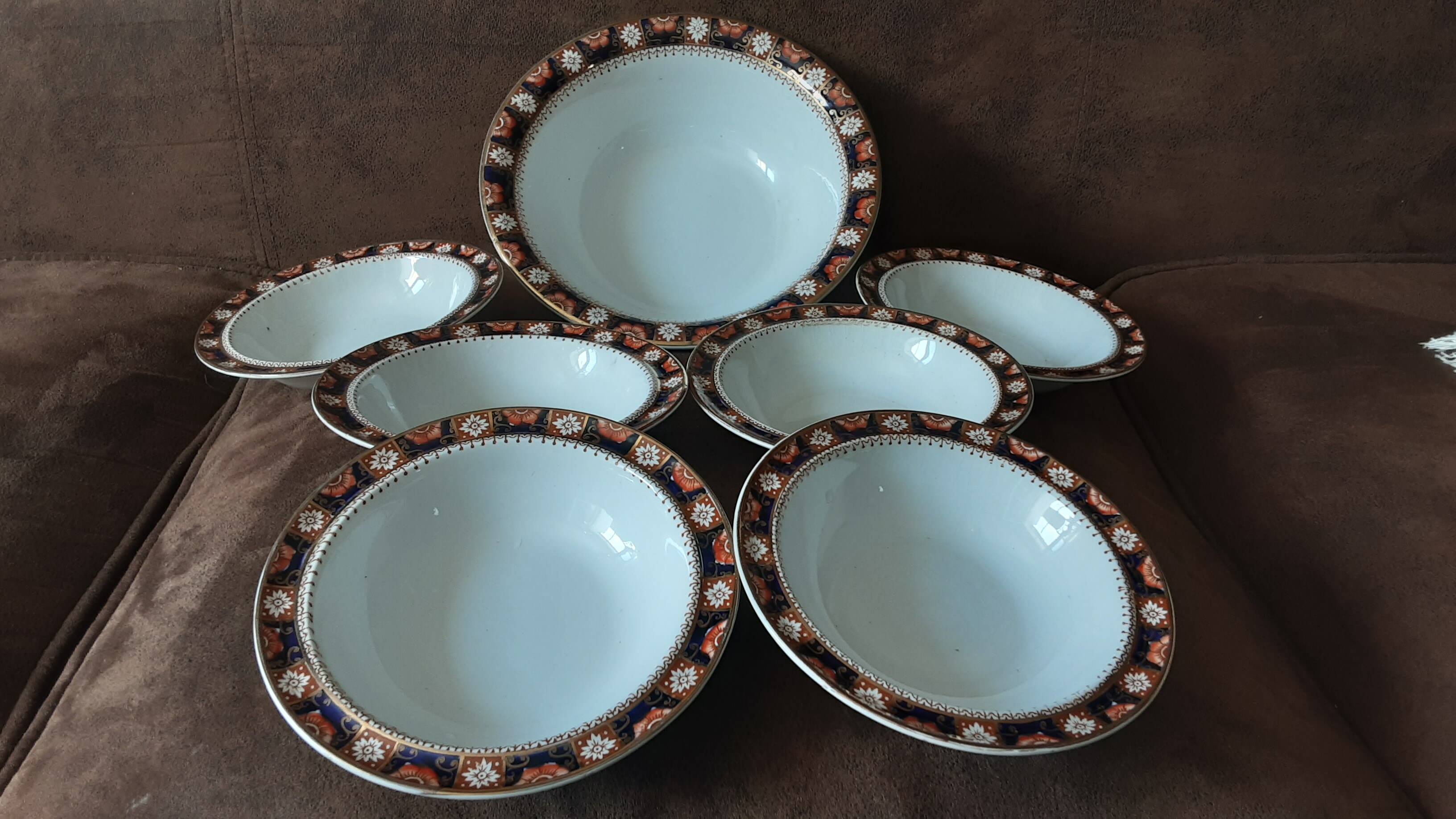 Bowl set and 6 cups England