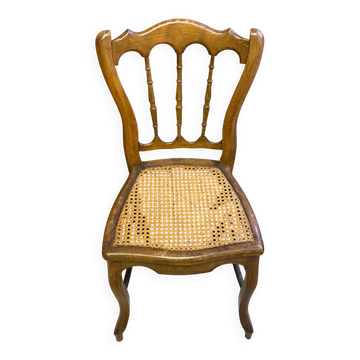 Chaise ancienne en bois, assise canee