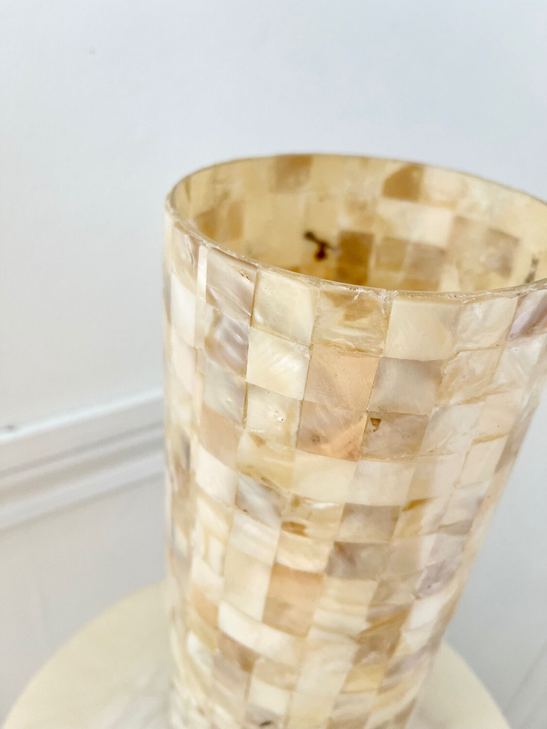 Vase en nacre de coquillage vintage