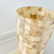 Vase en nacre de coquillage vintage