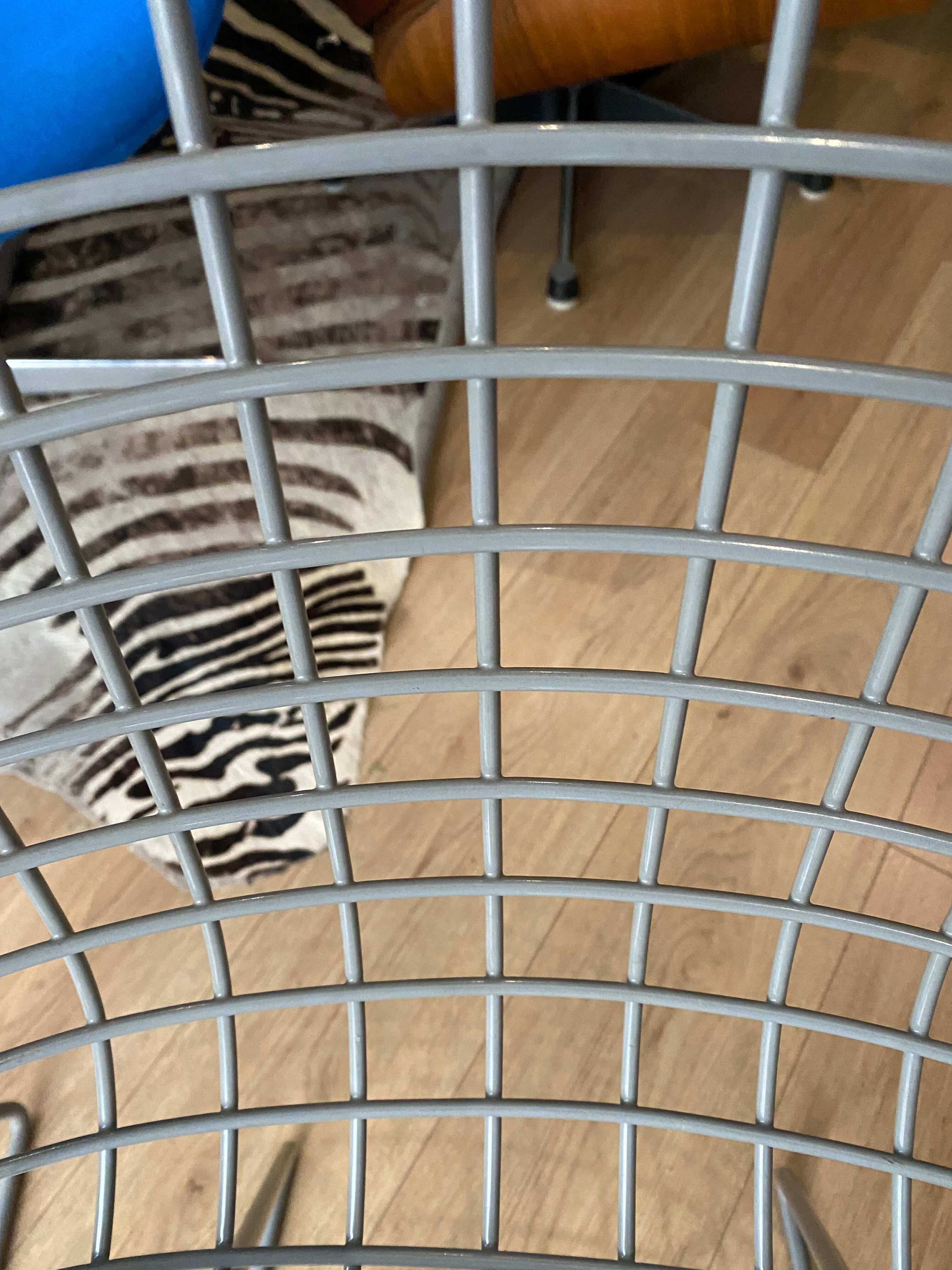 Chair Bertoia Rislan gray edition Knoll with white cake year 80