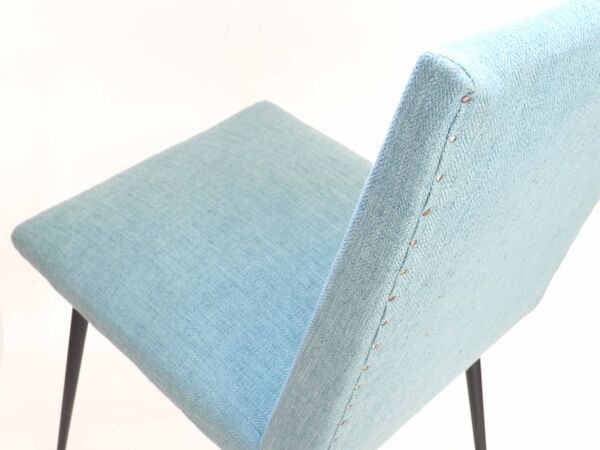 Chaise années 60 retapissée