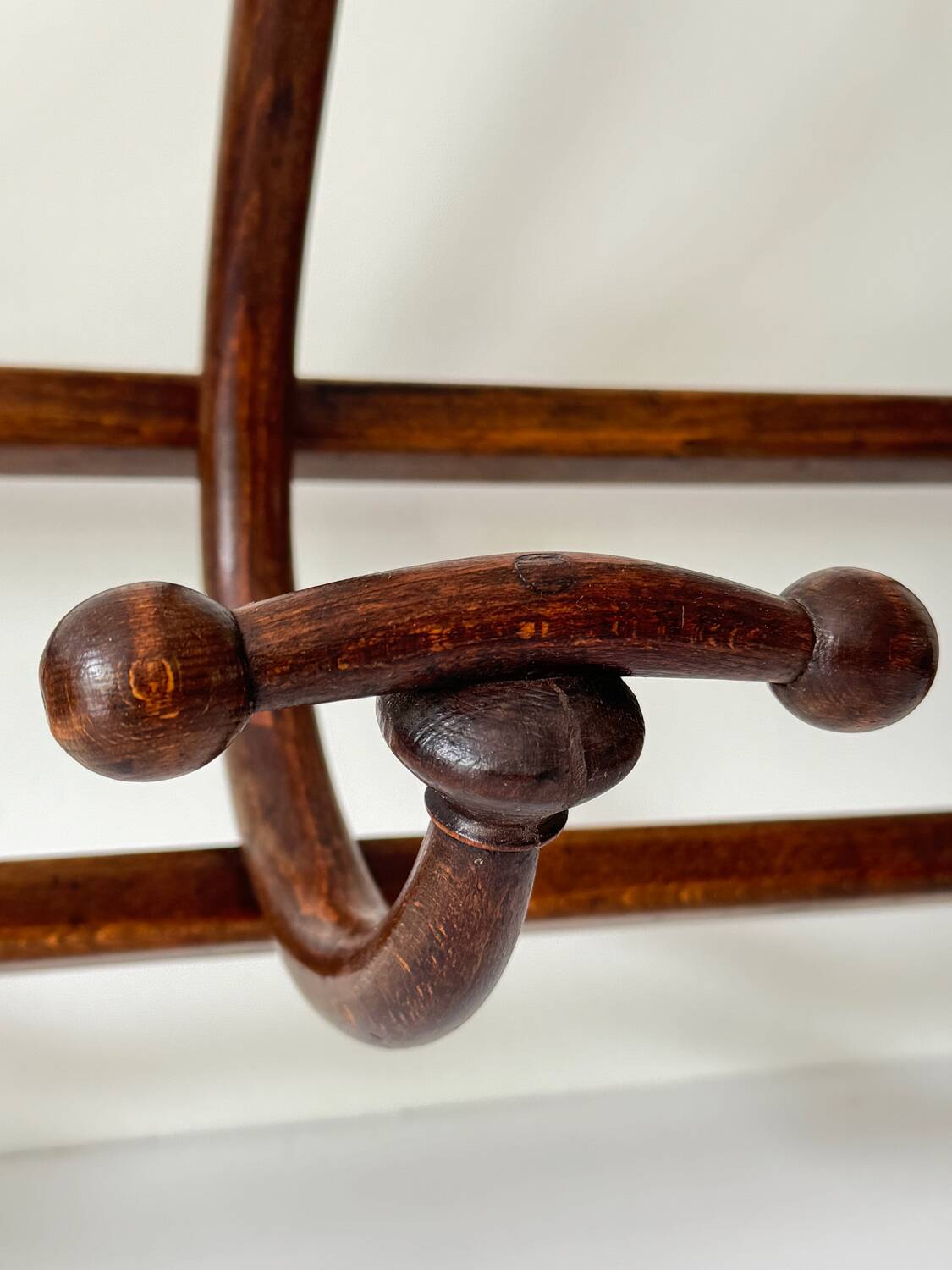 Porte manteau mural en bois Thonet