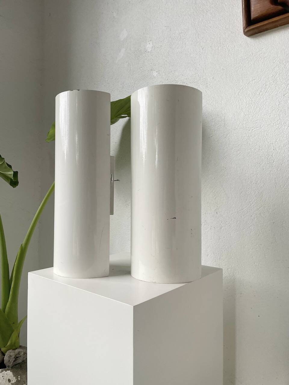 Pair of Parscot wall lights in white lacquered metal from the 80s