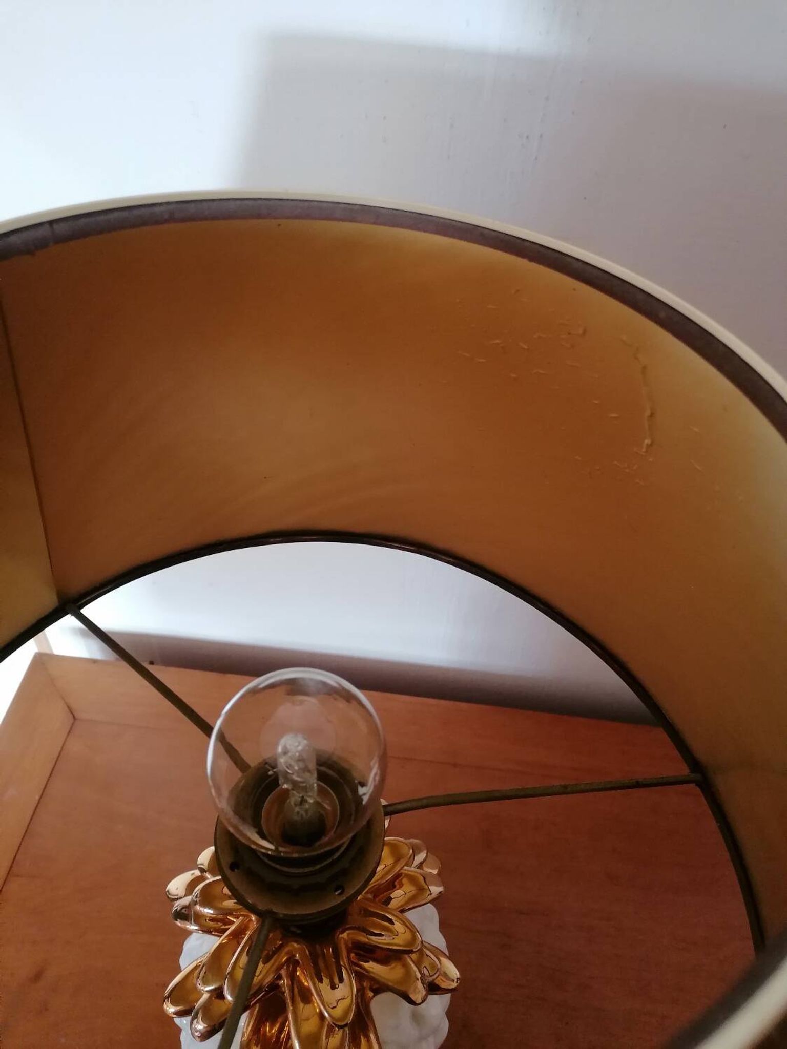 Lampe ananas vintage céramique blanche et doré