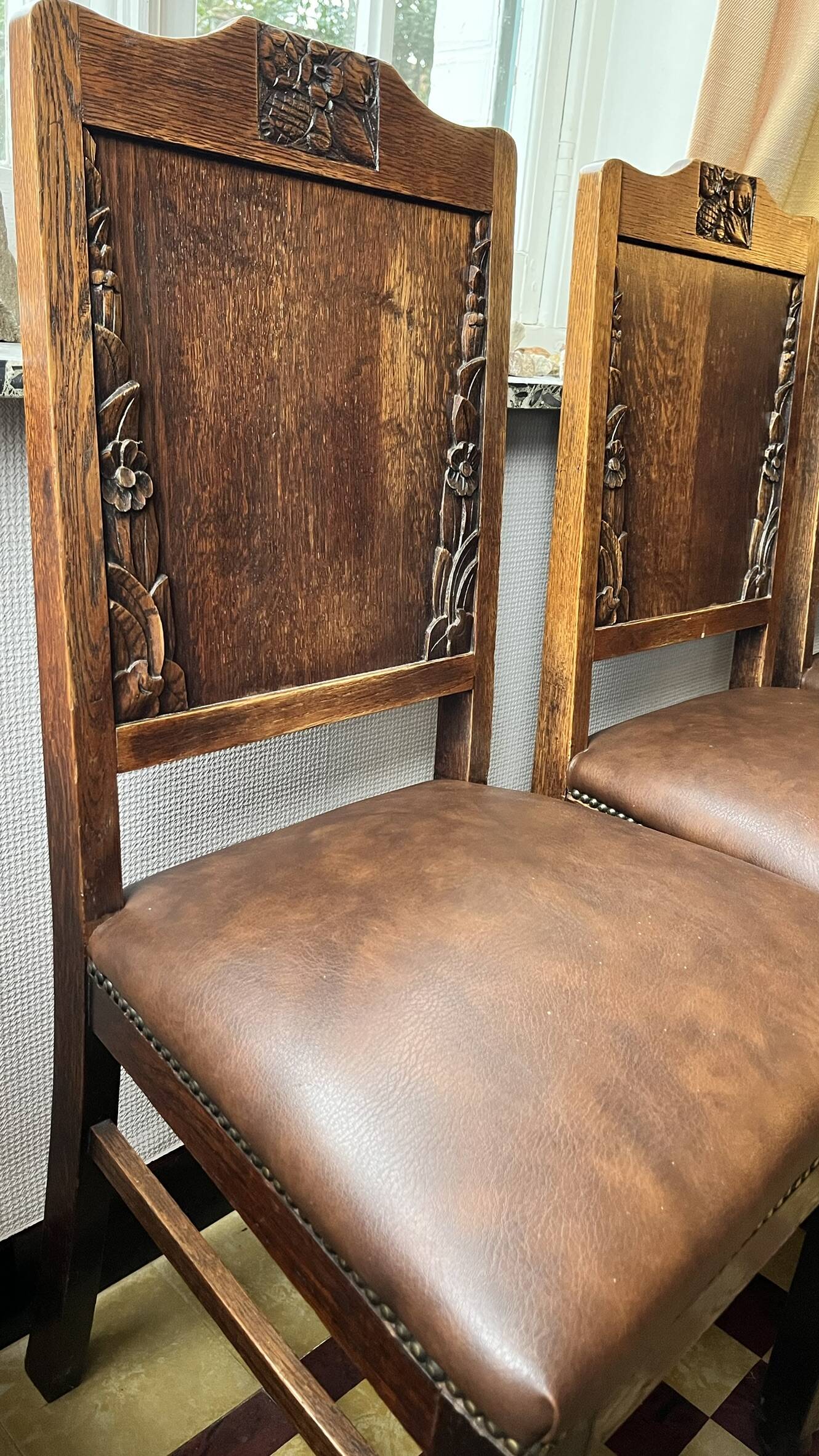 Art Deco extendable oak table with marquetry + 6 chairs – 1920s
