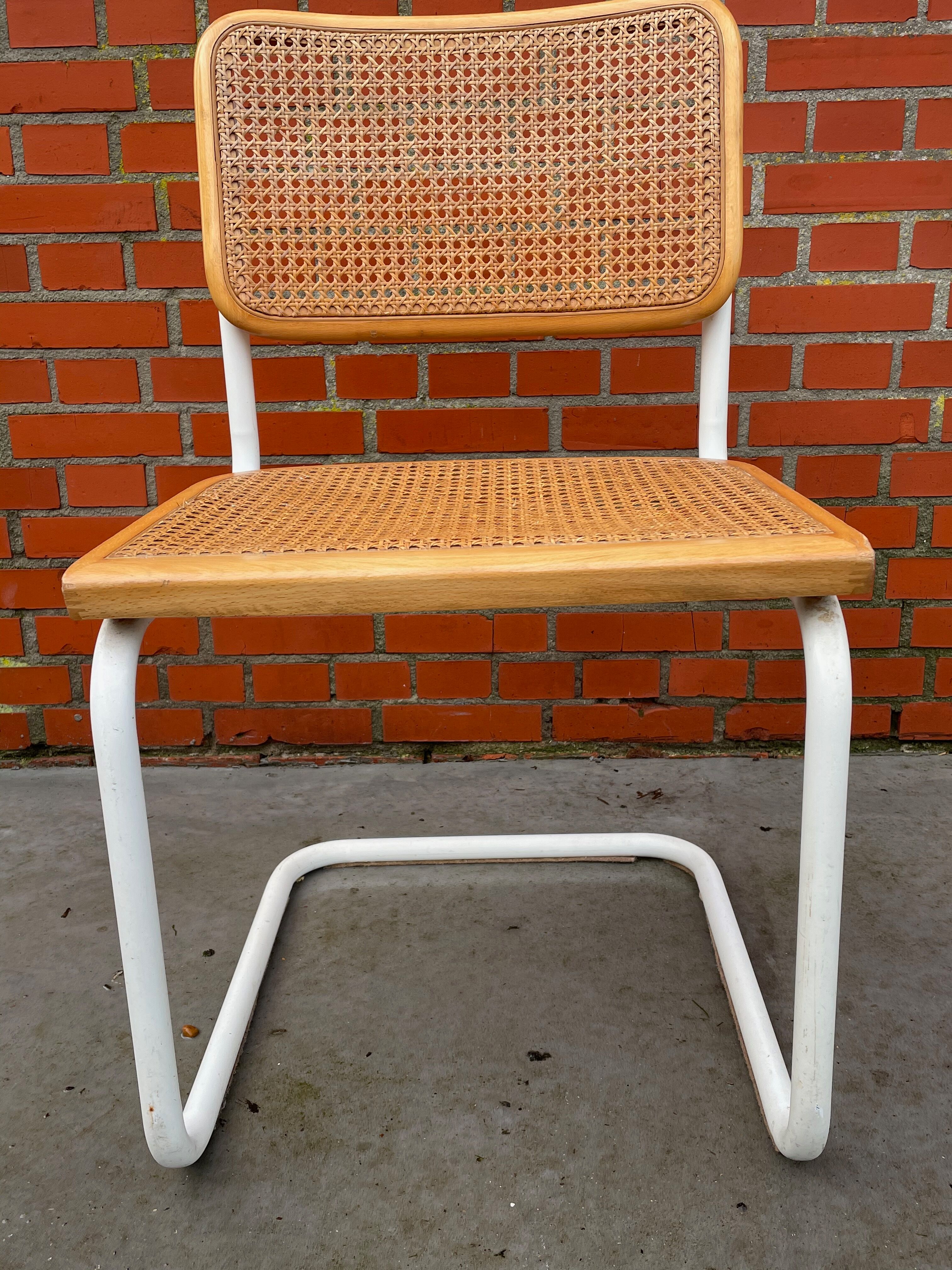 Ensemble de 4 chaises modèles Cesca de Marcel Breuer