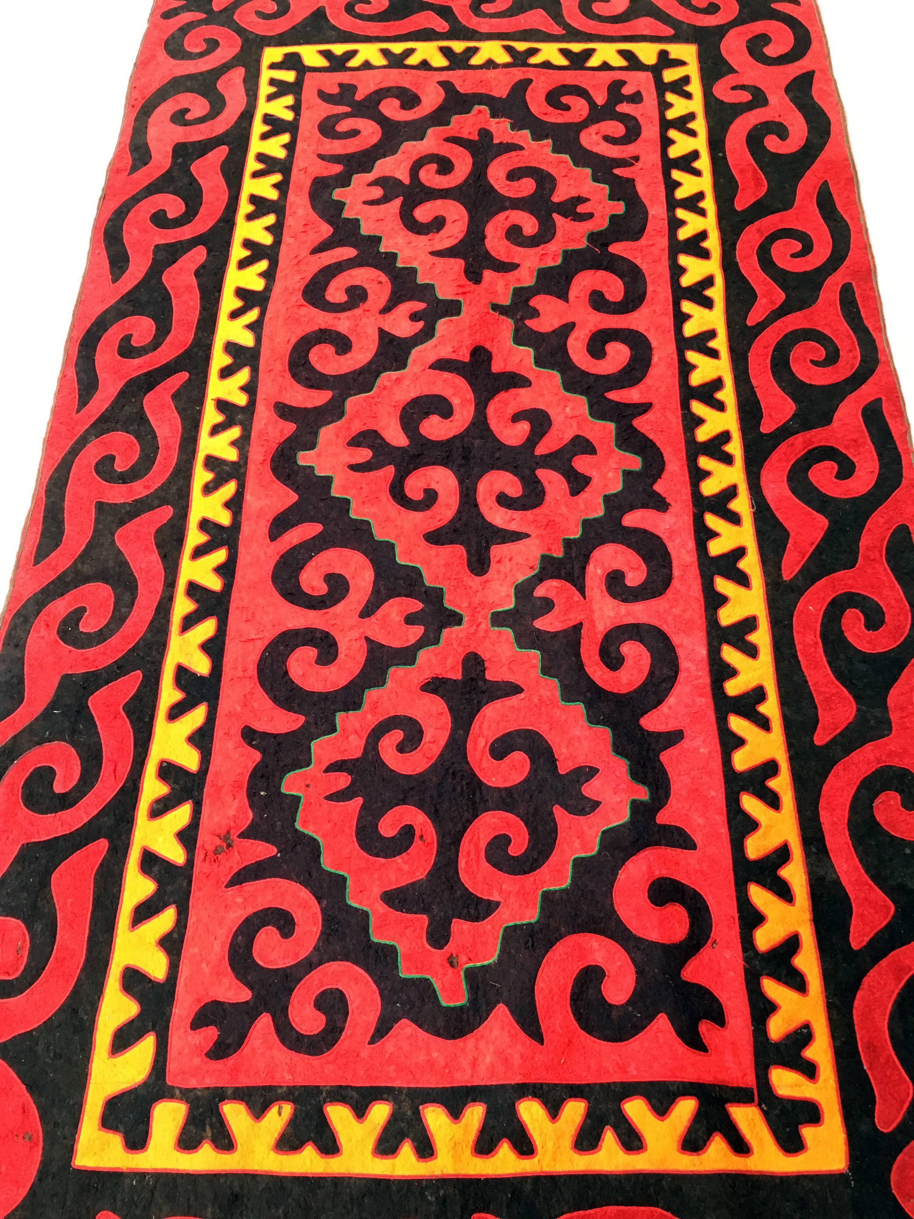 Carpet traditional Shirdak yurt Kyrgyz 270 x 146 cm