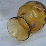 Amber glass standing vase