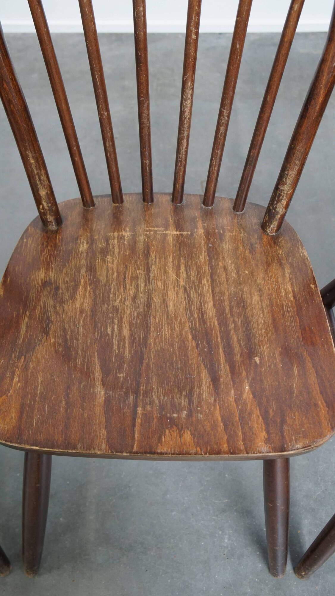 Set of 4 vintage Windsor wooden spindle chairs from the 1970s