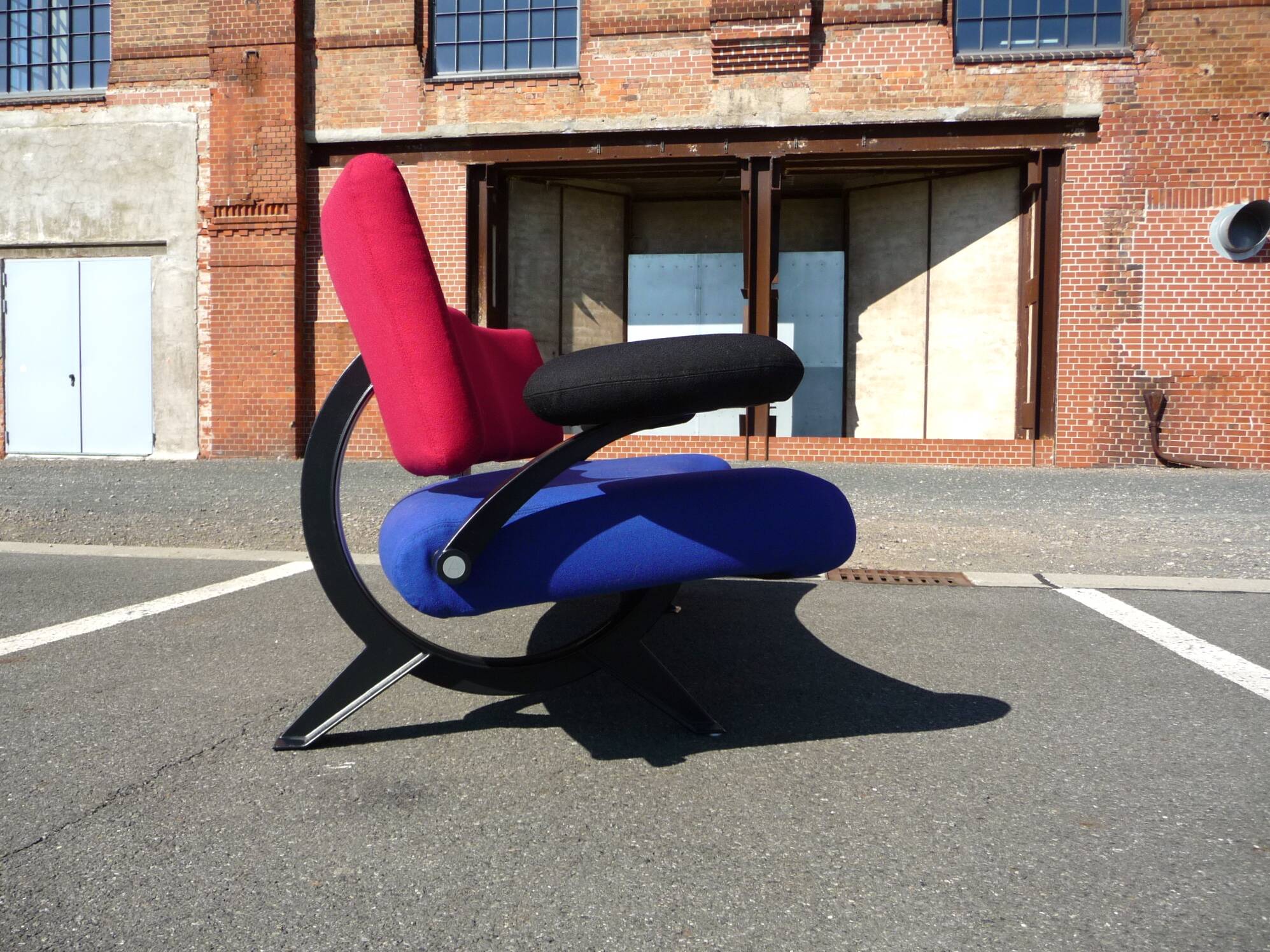 Three-seater canapé design model Orbit by Artifort, Netherlands, 1990s.