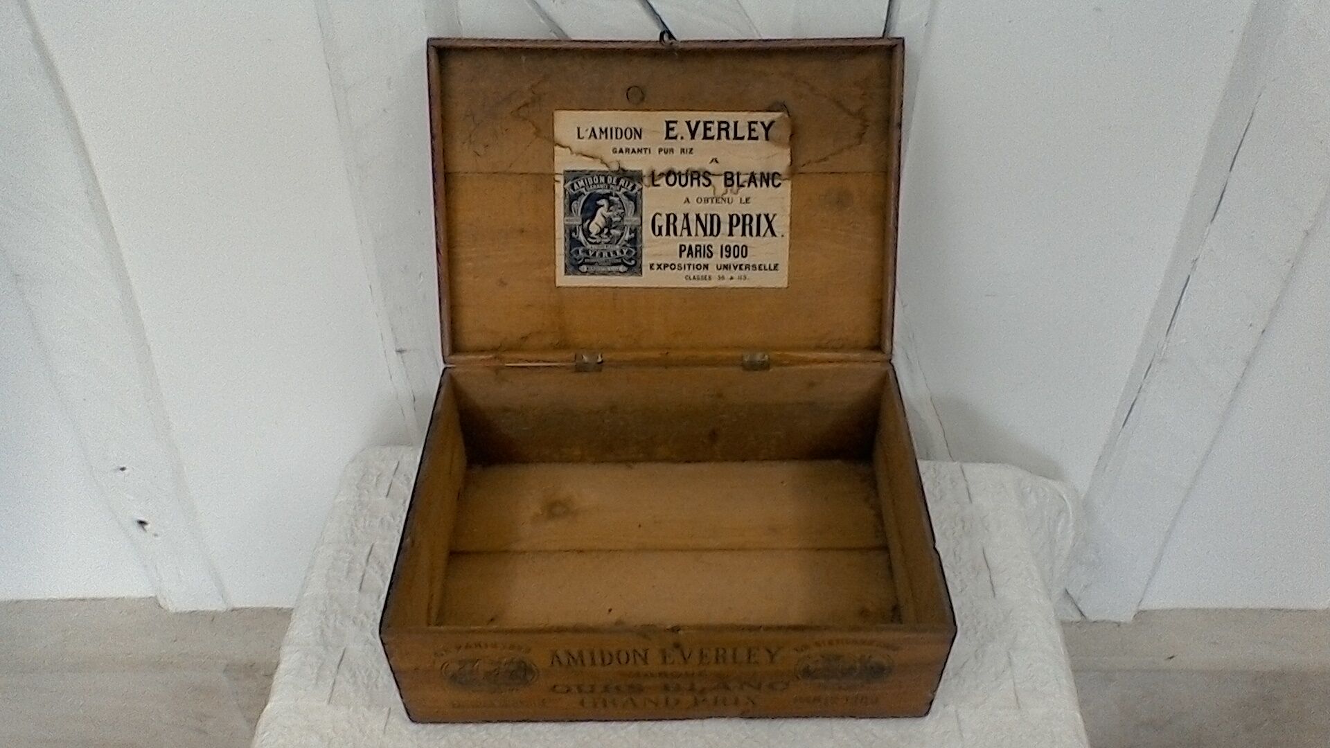 Storage box, wooden, vintage
