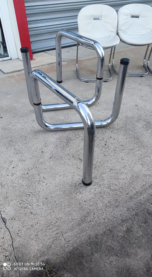 Table on top of glass and base in chromed metal around 1970 modular