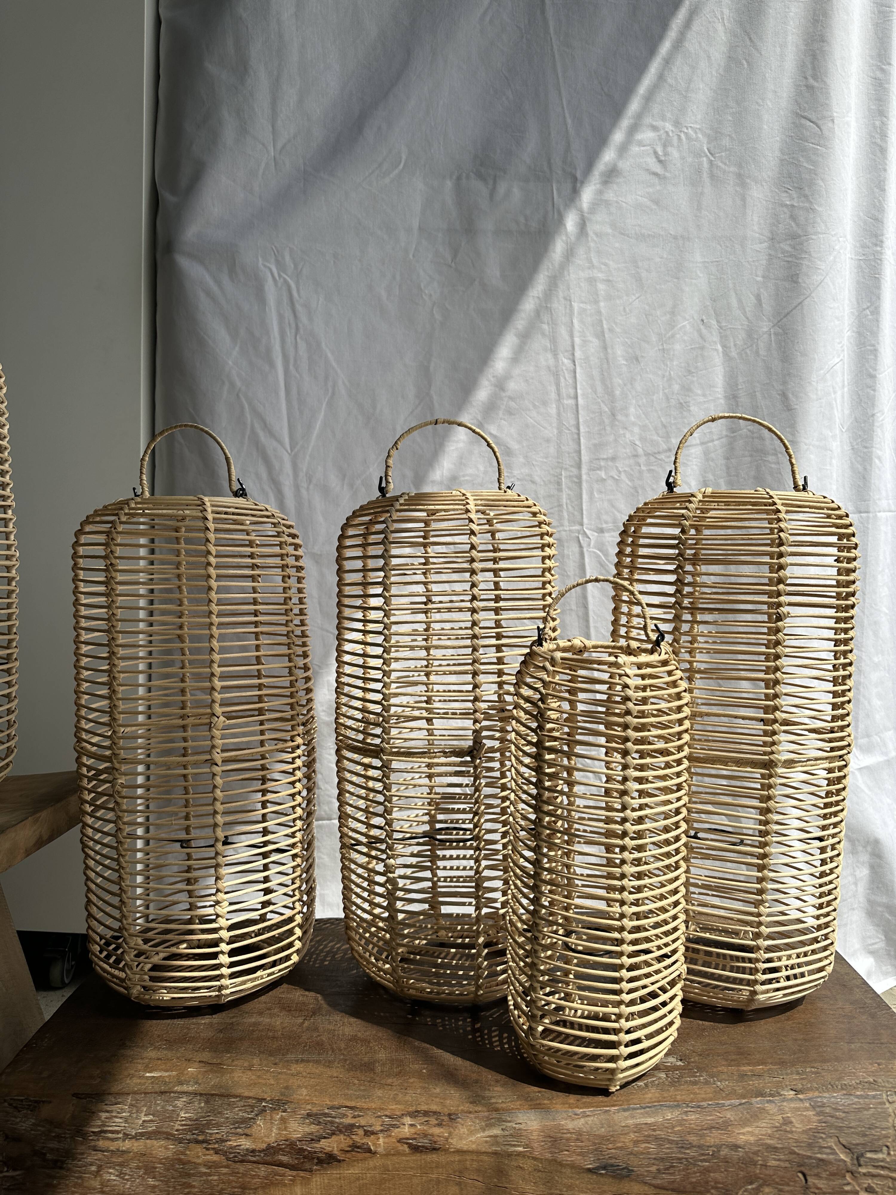 Small lantern-shaped rattan suspension H35 D15