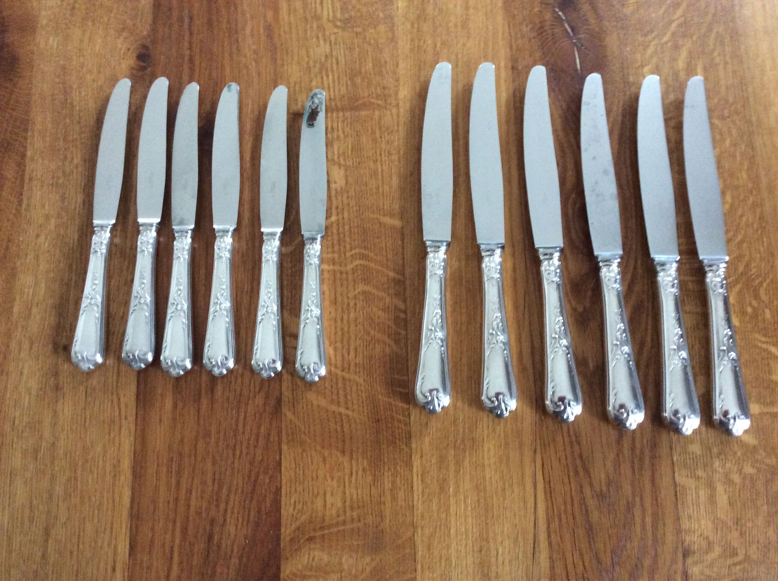 Lot of 6 large knives and 6 small silver metal ercuis