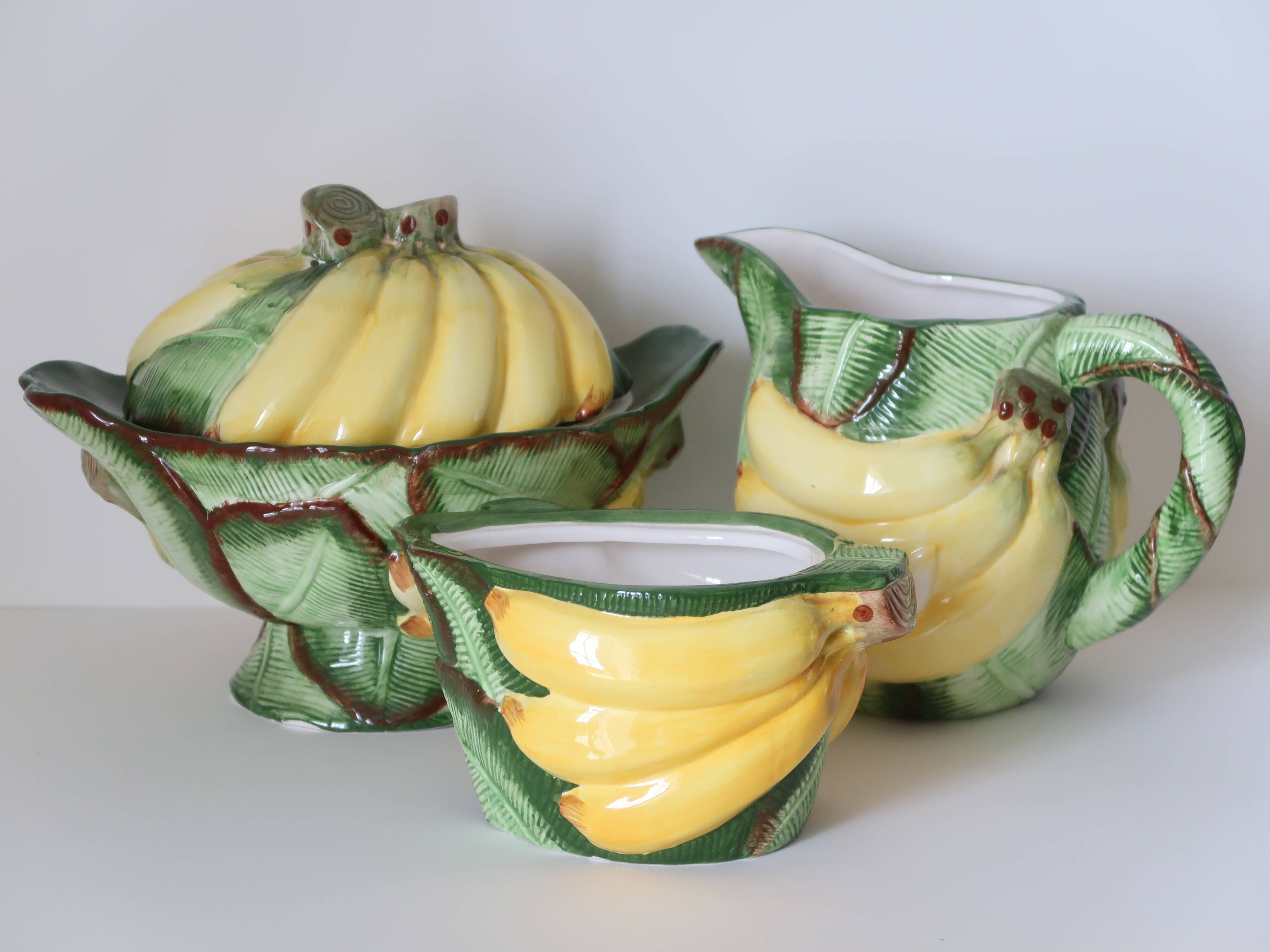 Vintage banana pitcher flat service