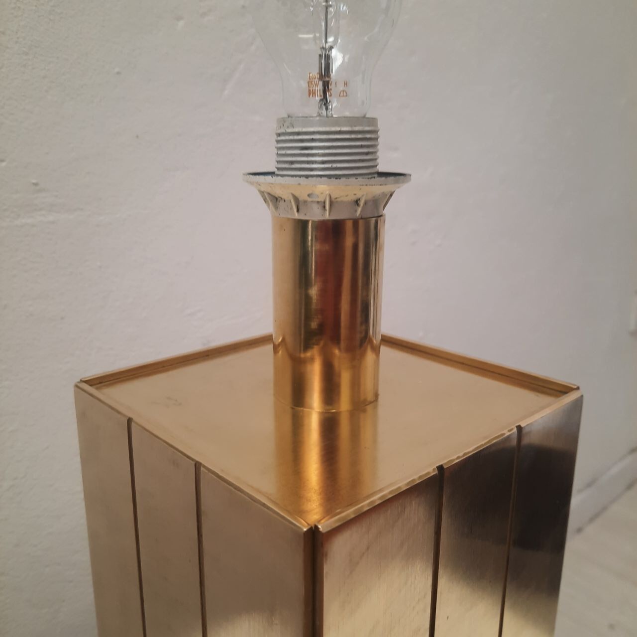 Table lamp - brass - vintage.